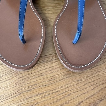 Louis Vuitton Starboard Flat Thong Sandals in blue Denim  display picture 1