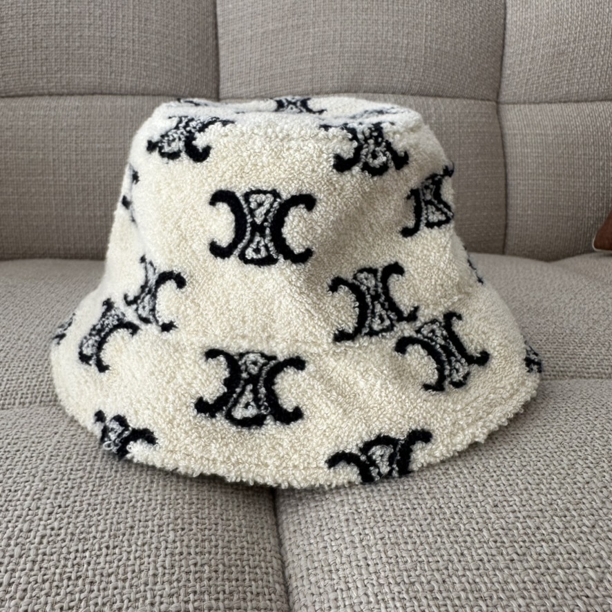 Triomphe Bucket Hat in off white Terry Cloth, Medium size