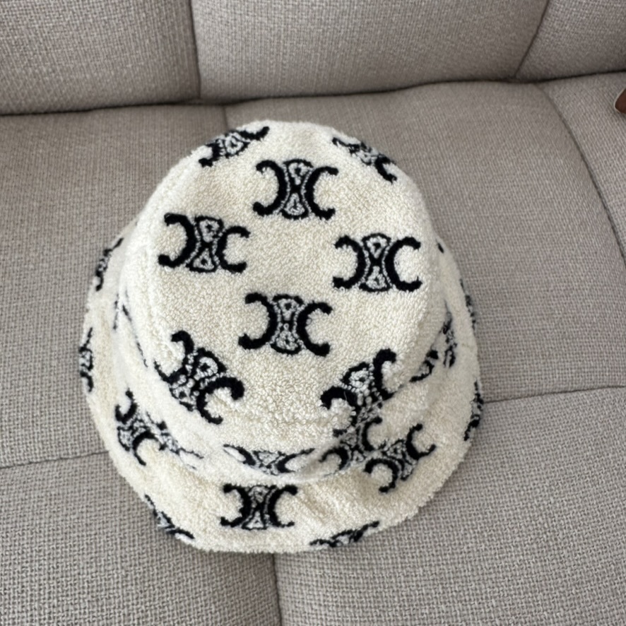 Triomphe Bucket Hat in off white Terry Cloth, Medium size