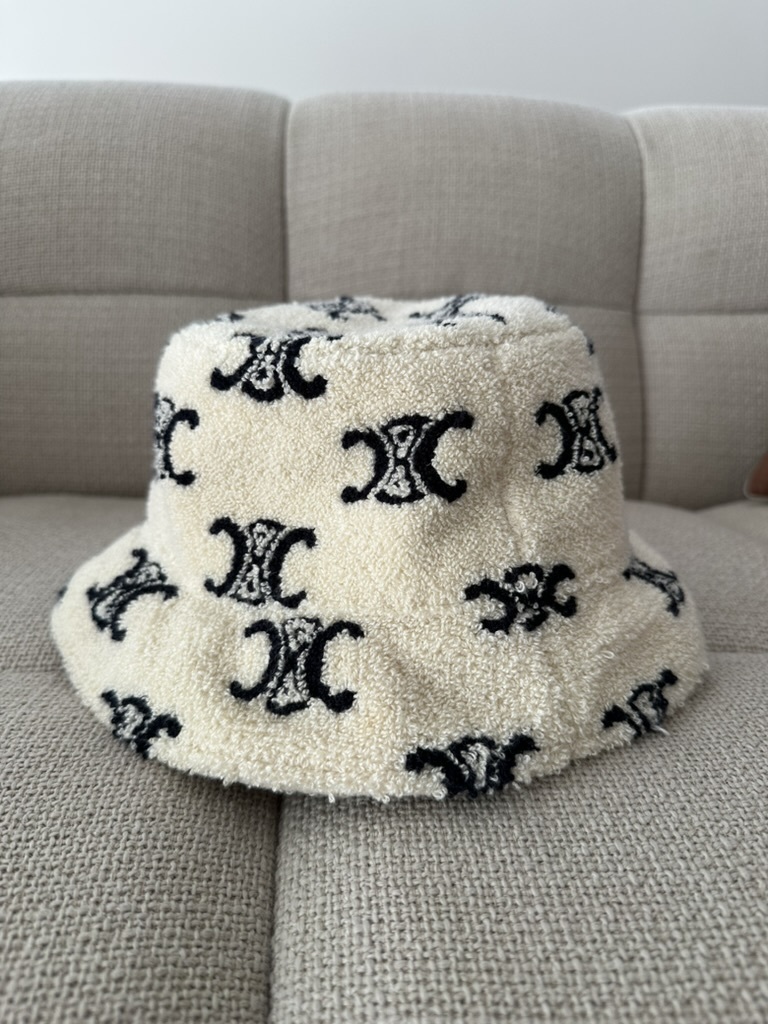 Triomphe Bucket Hat in off white Terry Cloth, Medium size