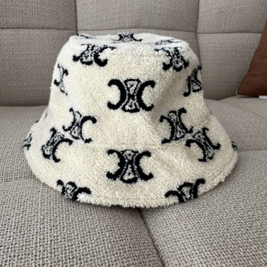 Triomphe Bucket Hat in off white Terry Cloth, Medium size