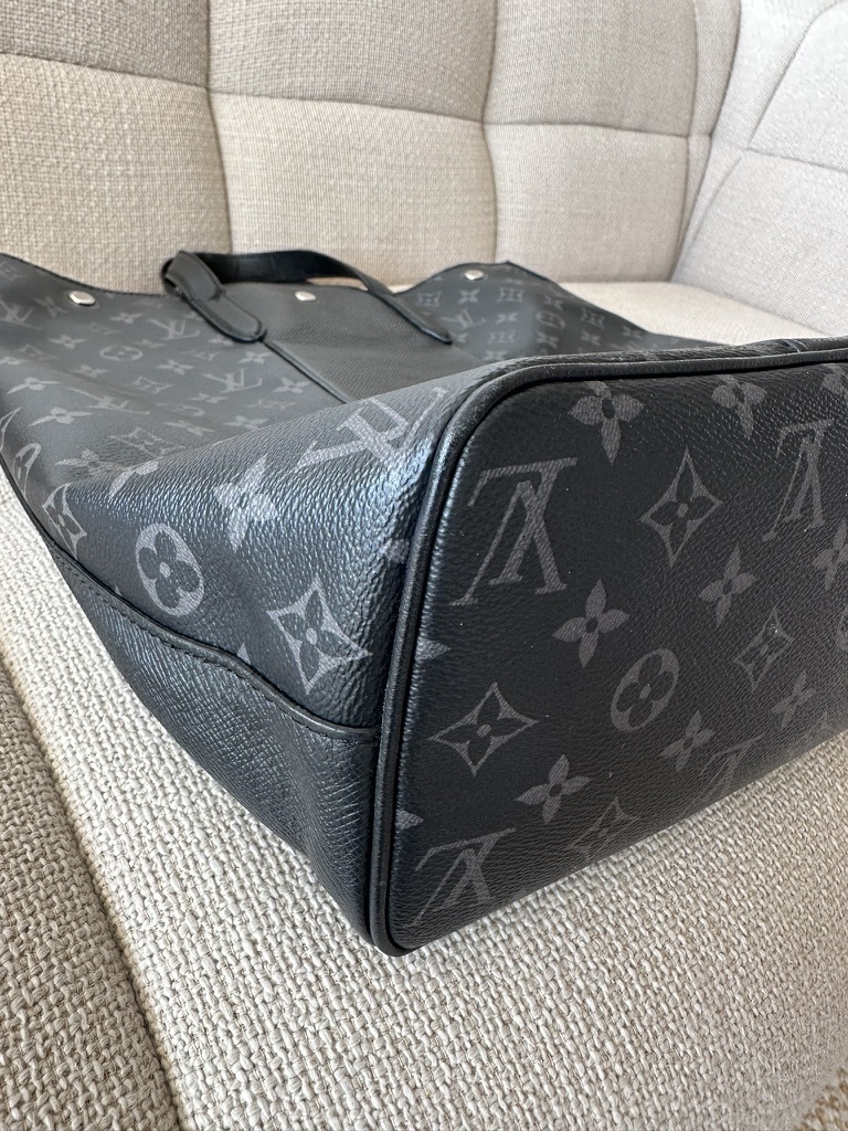 Taigarama Monogram Eclipse LV bag