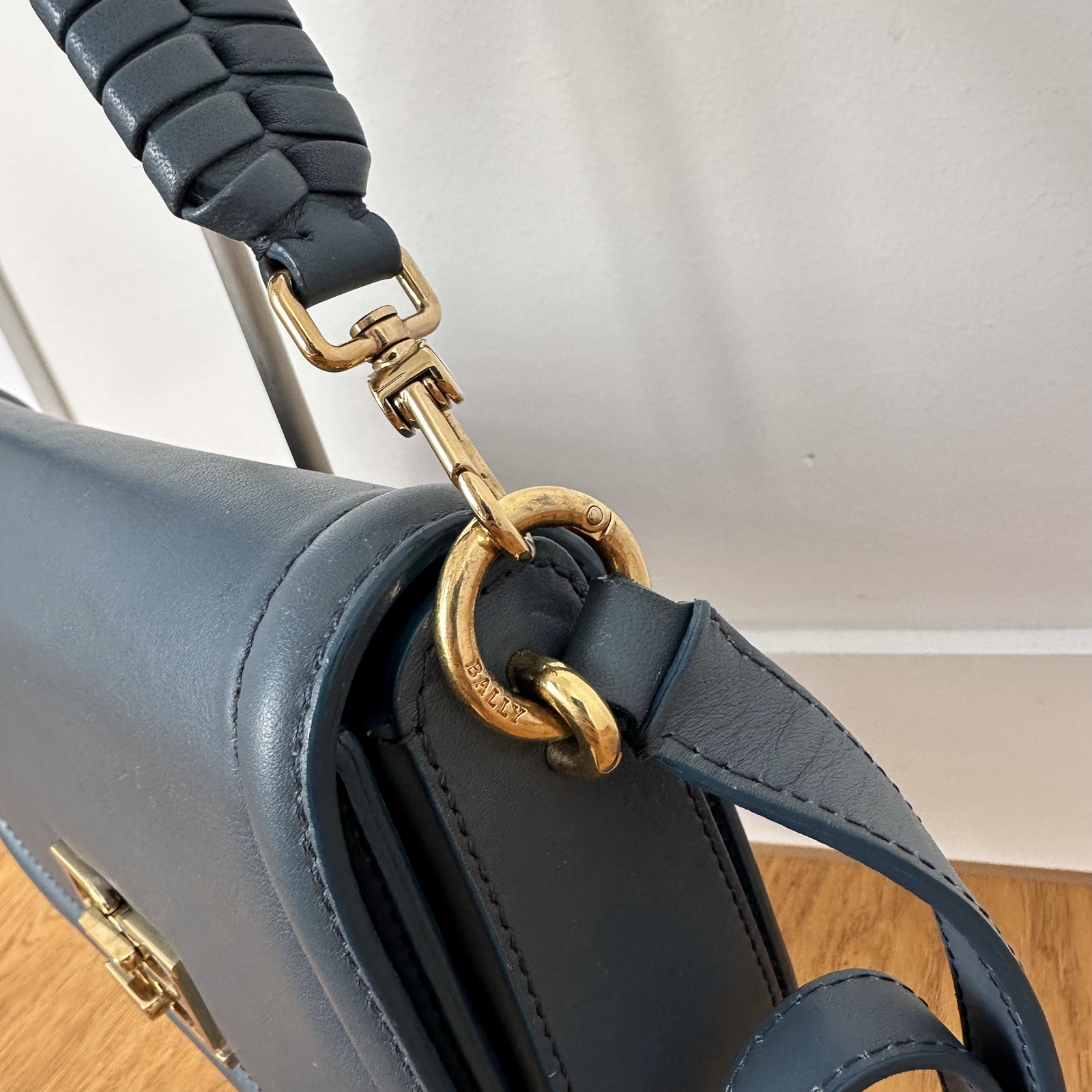 handbag in beautiful blue-grey leather and gold tone