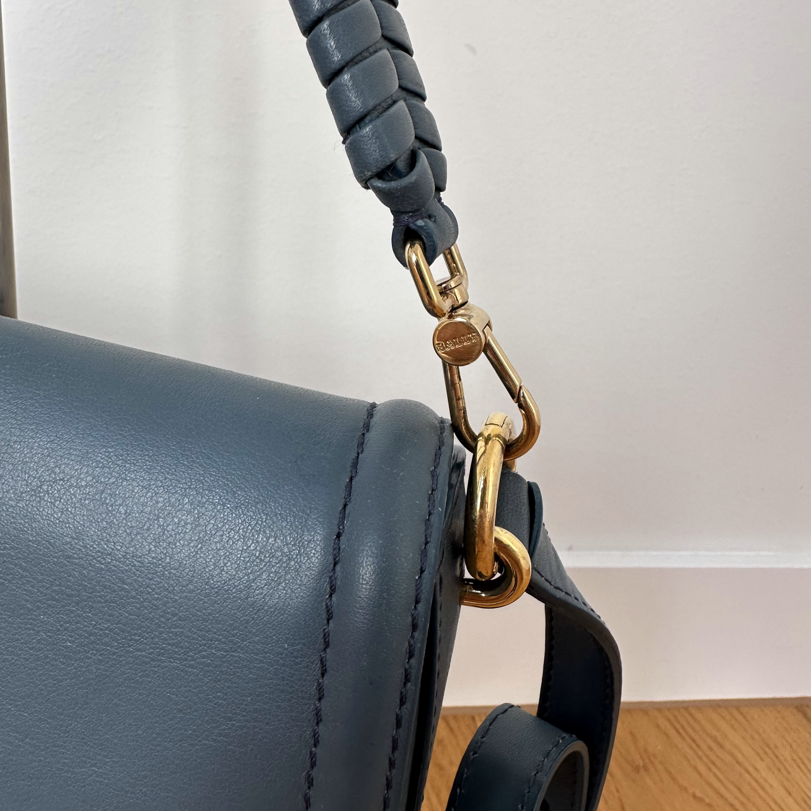 handbag in beautiful blue-grey leather and gold tone