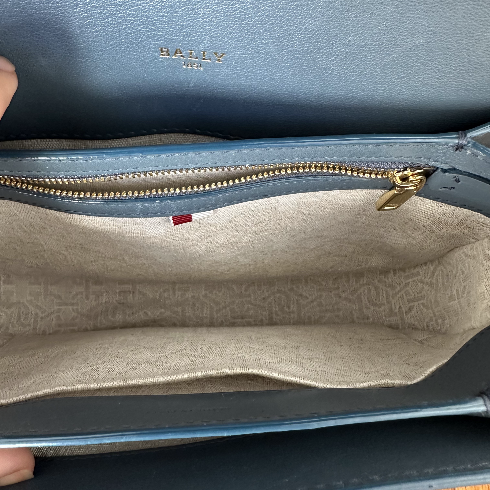 handbag in beautiful blue-grey leather and gold tone