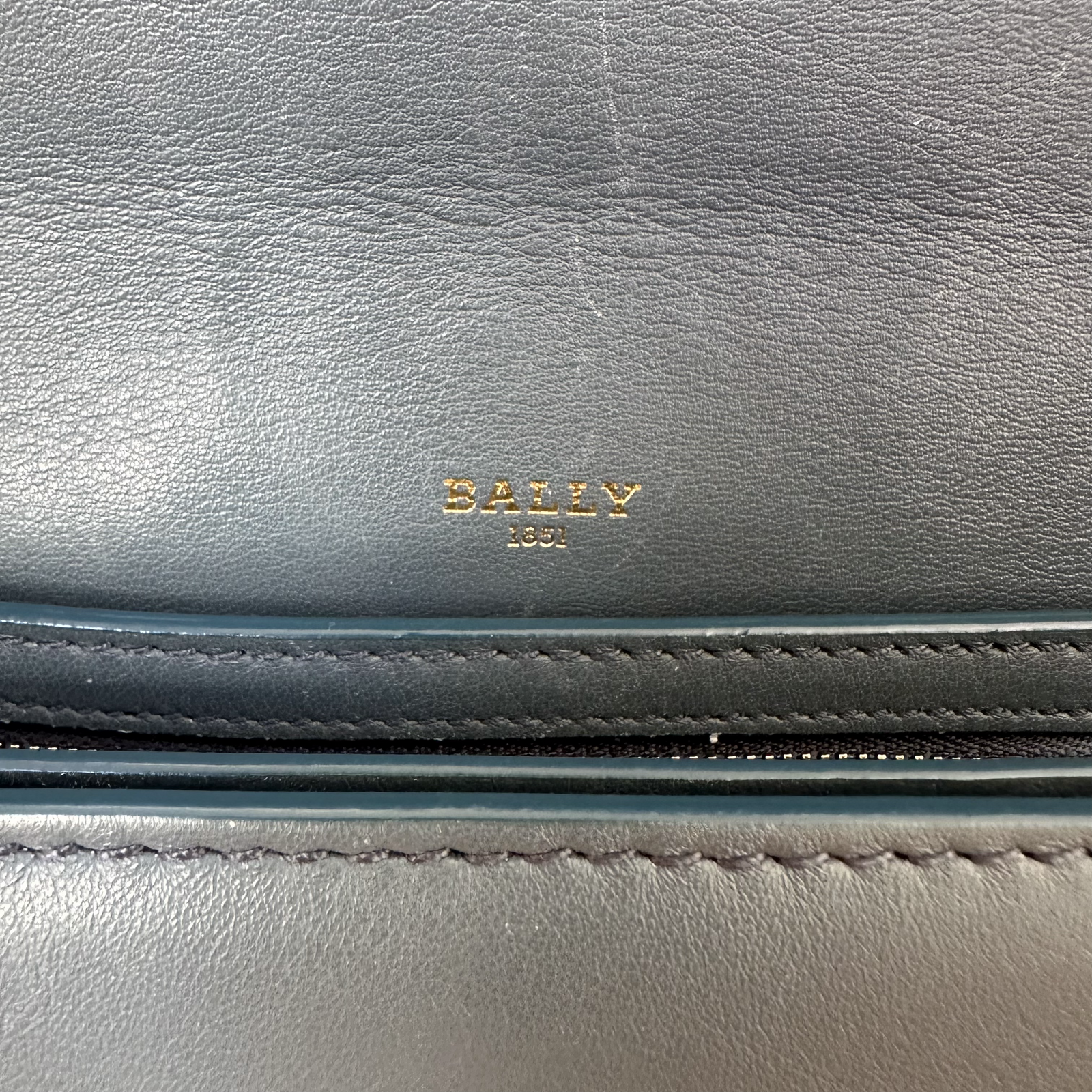 handbag in beautiful blue-grey leather and gold tone