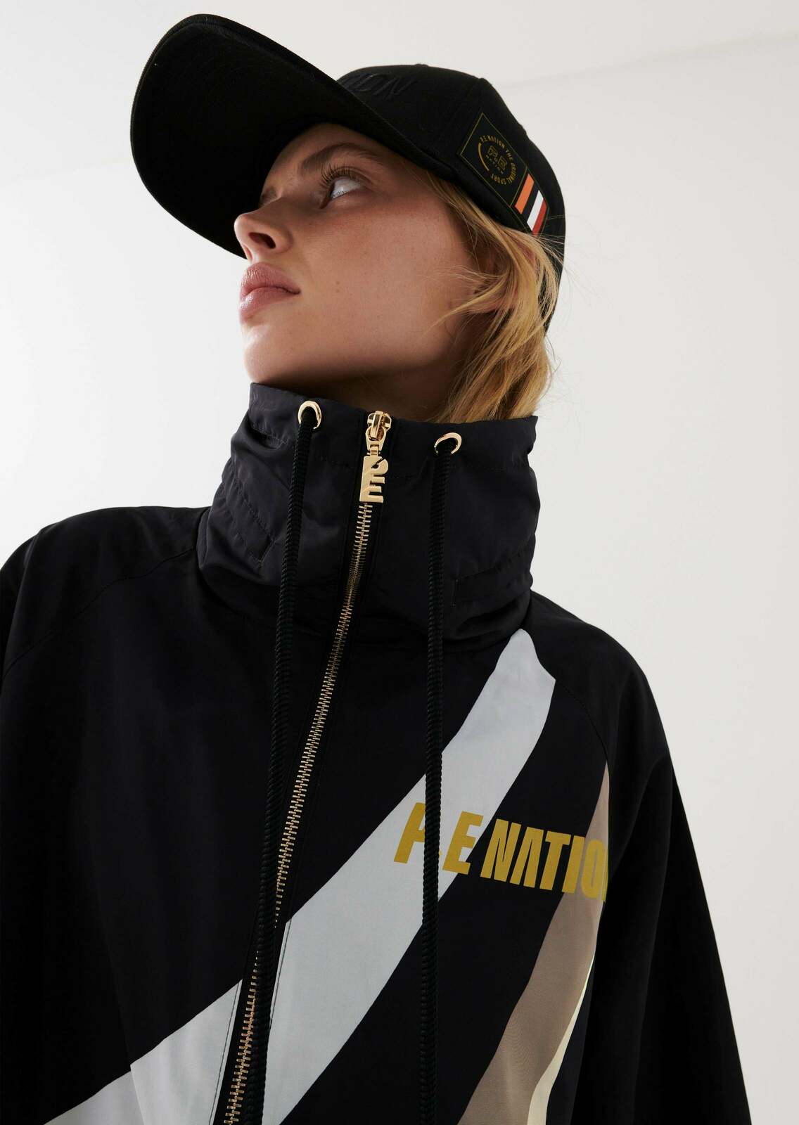 FINAL SCORE JACKET IN BLACK