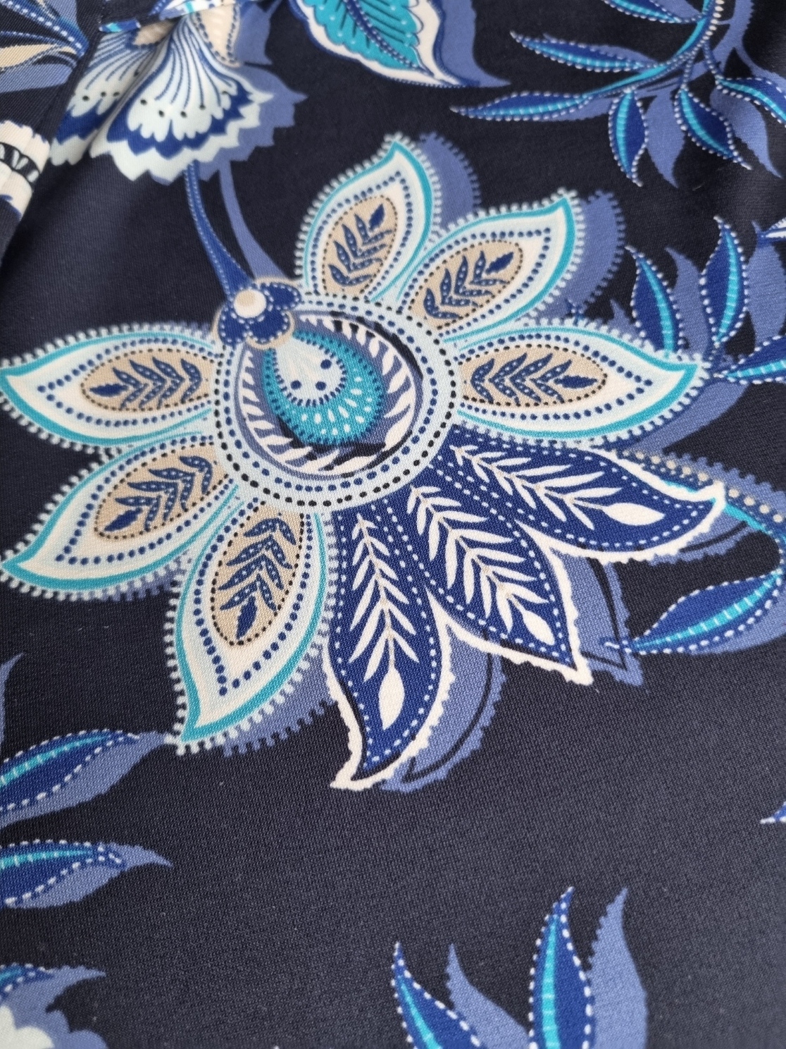 WILD FLOWER MAXI IN BLUE PAISLEY FLORAL Size 8