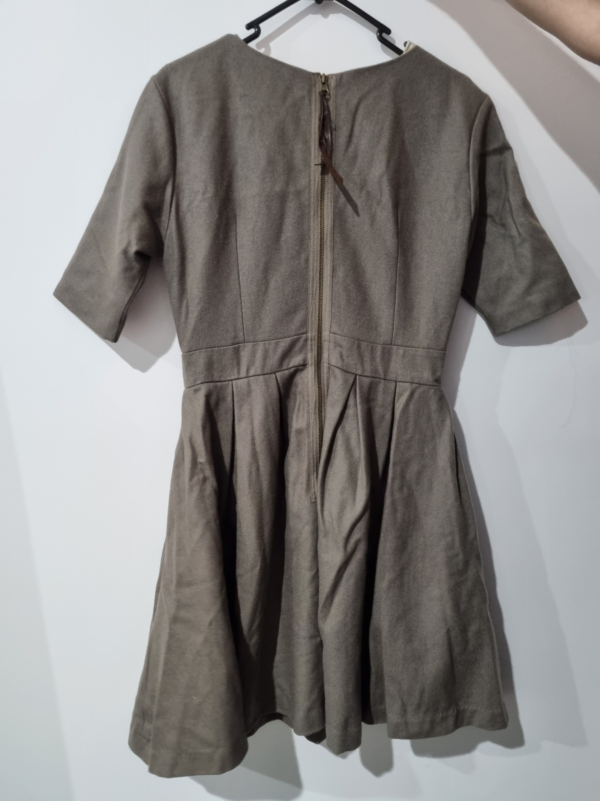 Warm, flared dress with half sleeves