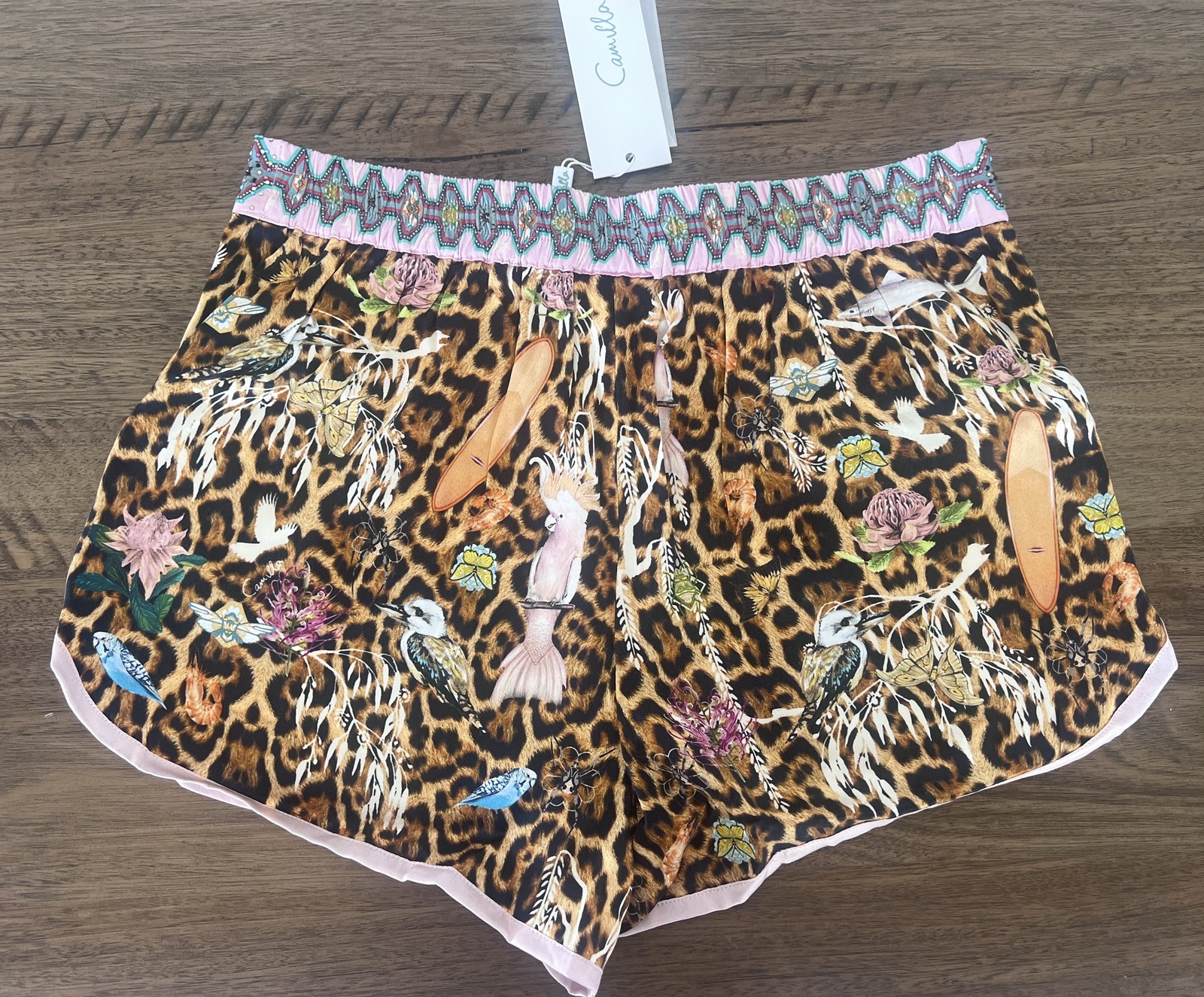 Shorts with Piping Detail, size S