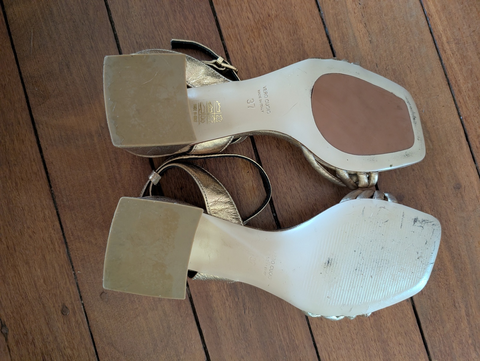Deandrea Block Sandals by Sempre Di size 37 Gold 