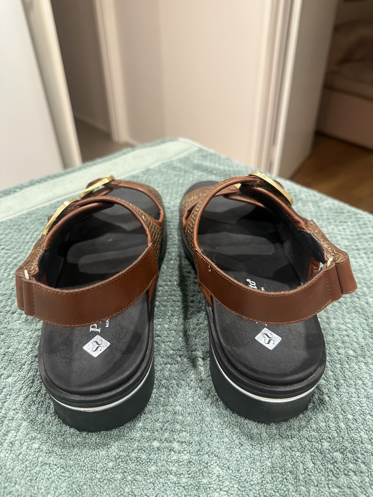 Pollen Coffee leather sandals