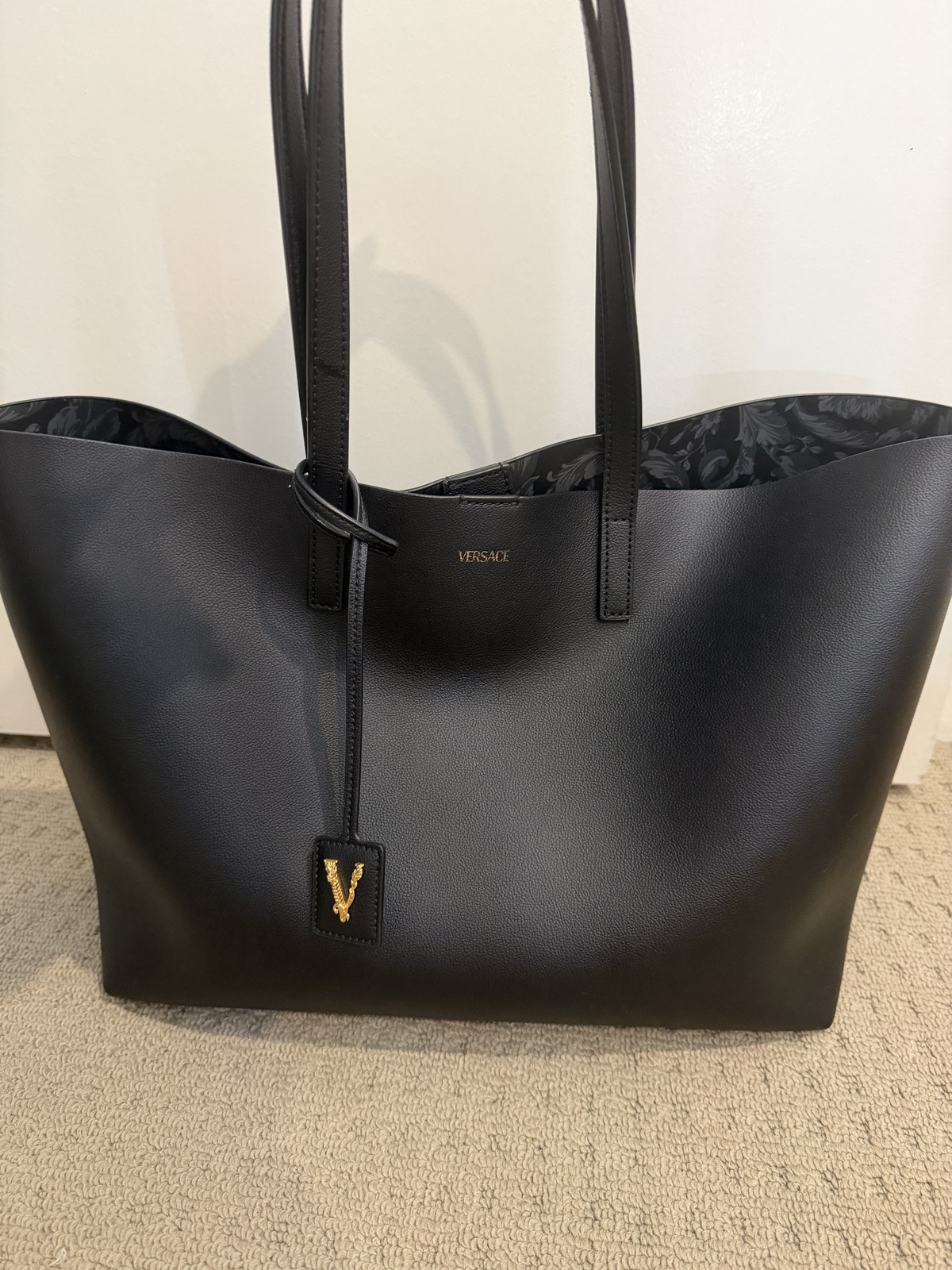 Virtus tote bag
