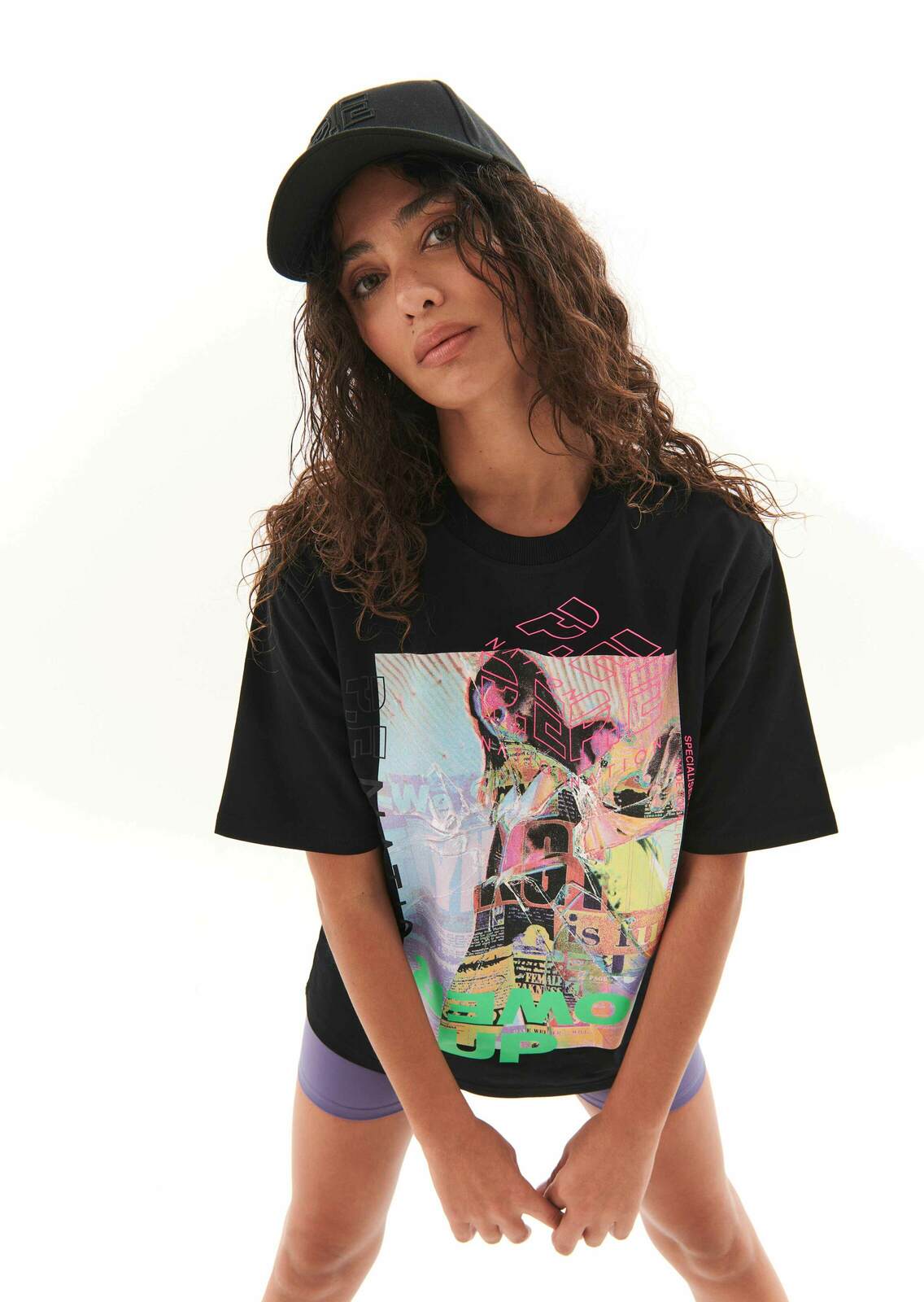 POWER UP TEE IN BLACK