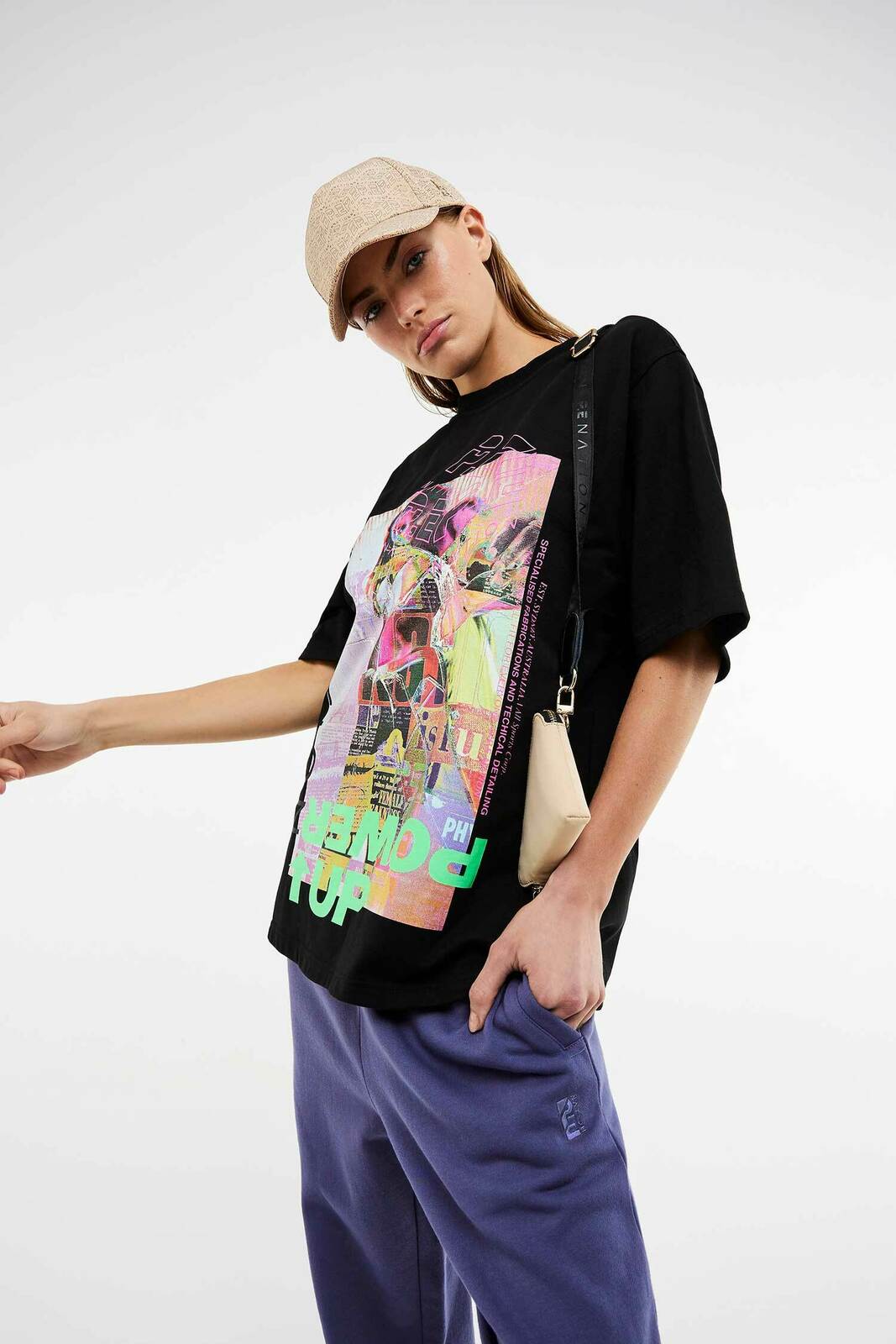 POWER UP TEE IN BLACK