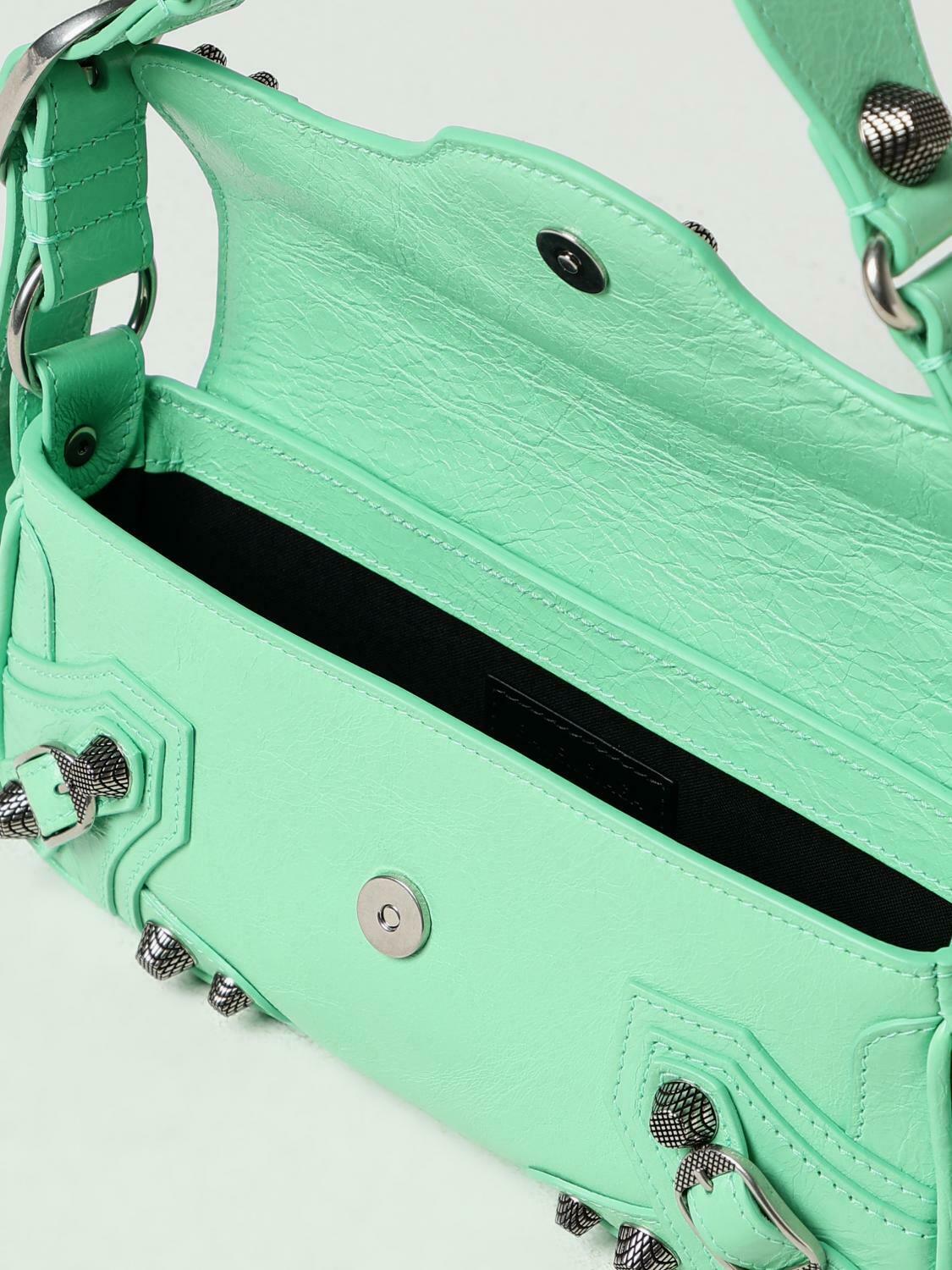 Small Shoulder Bag with Adjustable Strap and Zipper Closure - Green / U EU
