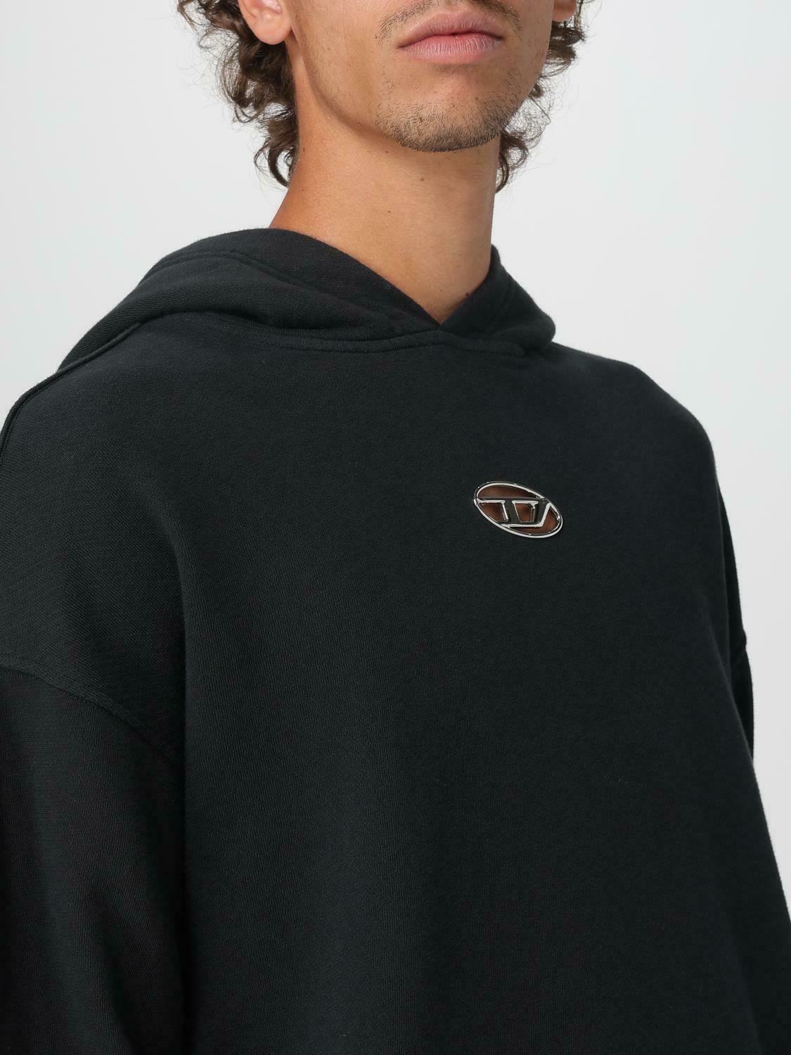 Comfortable Cotton Fleece Hoodie with Front Pouch Pocket and Embroidered Detail - Black / M EU