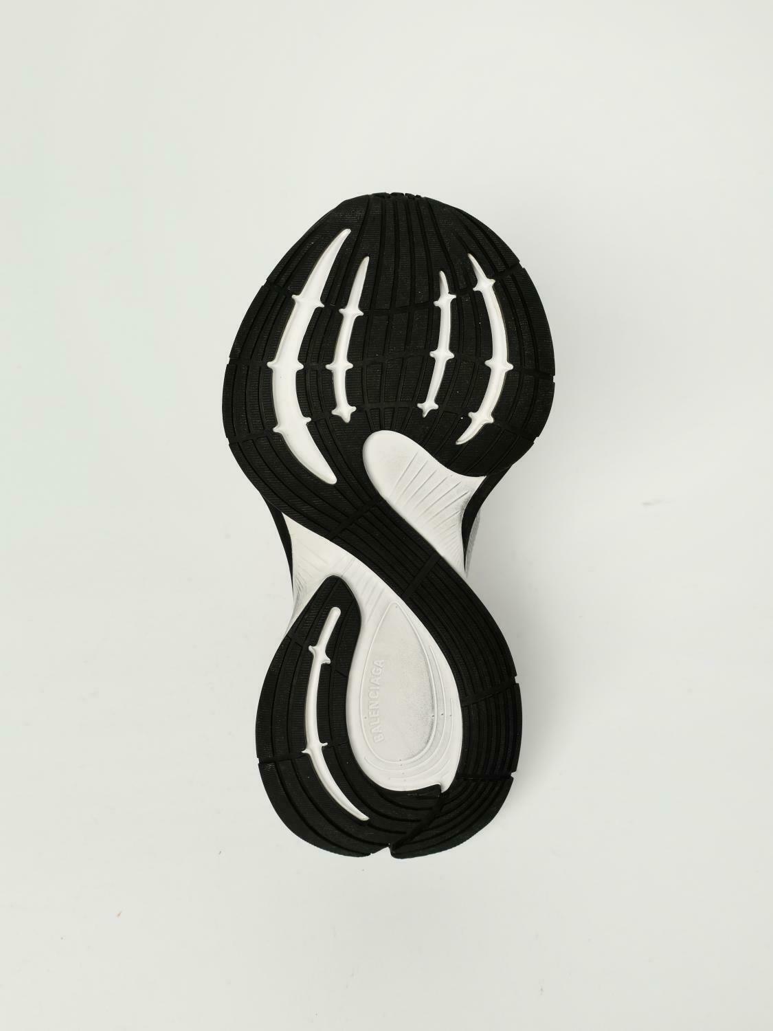 Athletic Sneakers - White / 40 EU