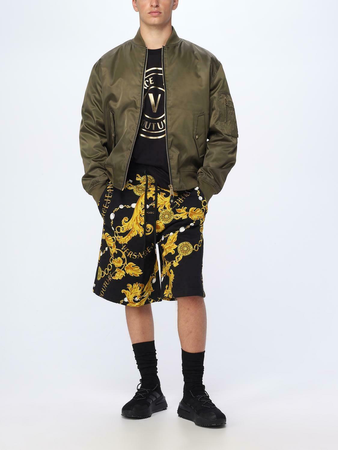 Graphic Print T-Shirt - Black / S EU