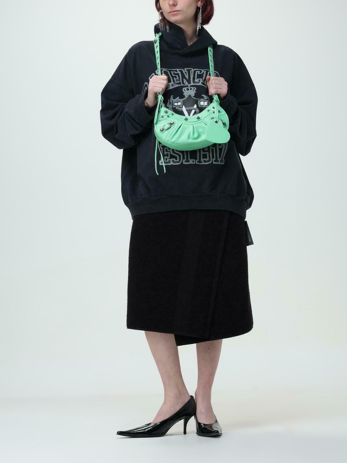 Stylish Leather Handbag with Braided Shoulder Strap and Heart-Shaped Detail - Green / U EU