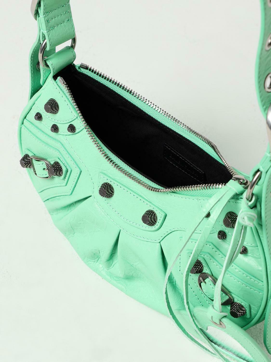 Stylish Leather Handbag with Braided Shoulder Strap and Heart-Shaped Detail - Green / U EU