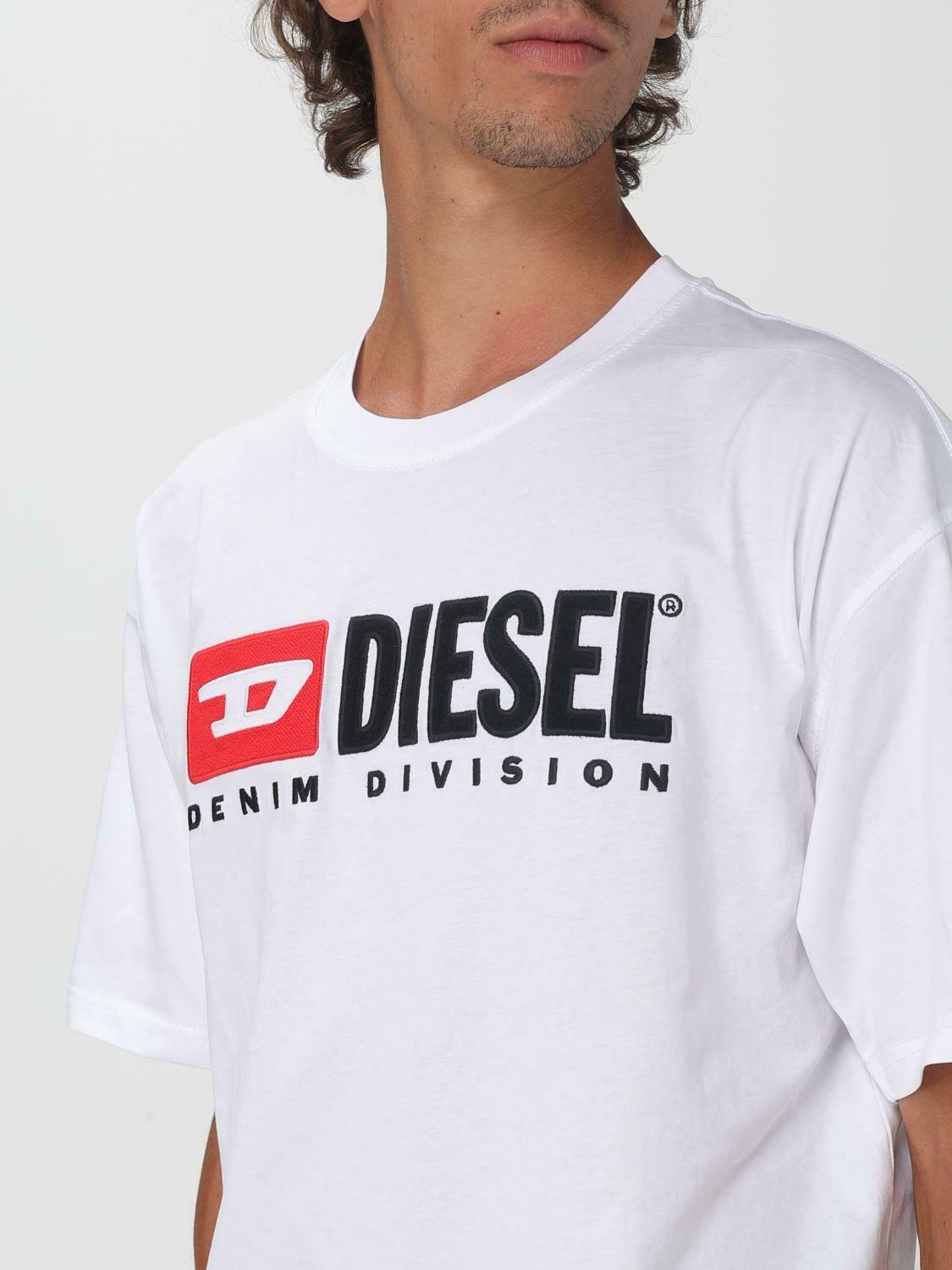 Graphic Print T-Shirt - White / L EU