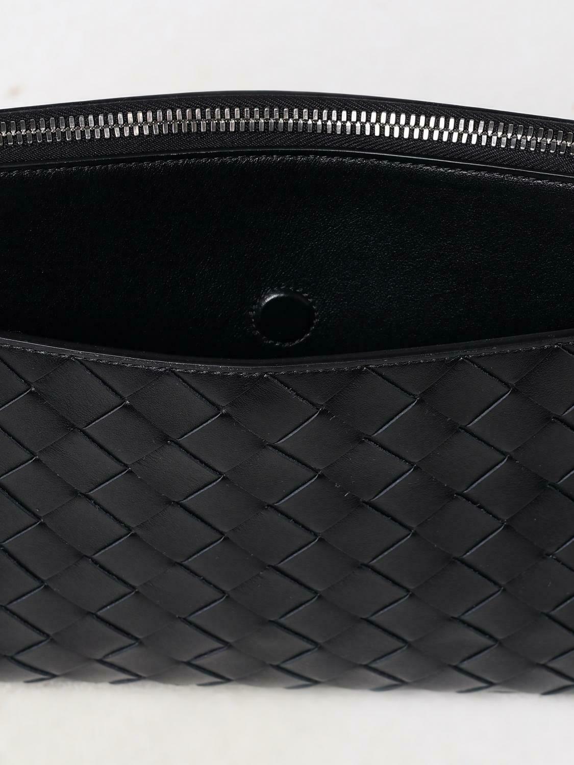 Intrecciato Leather Clutch - Black / U EU