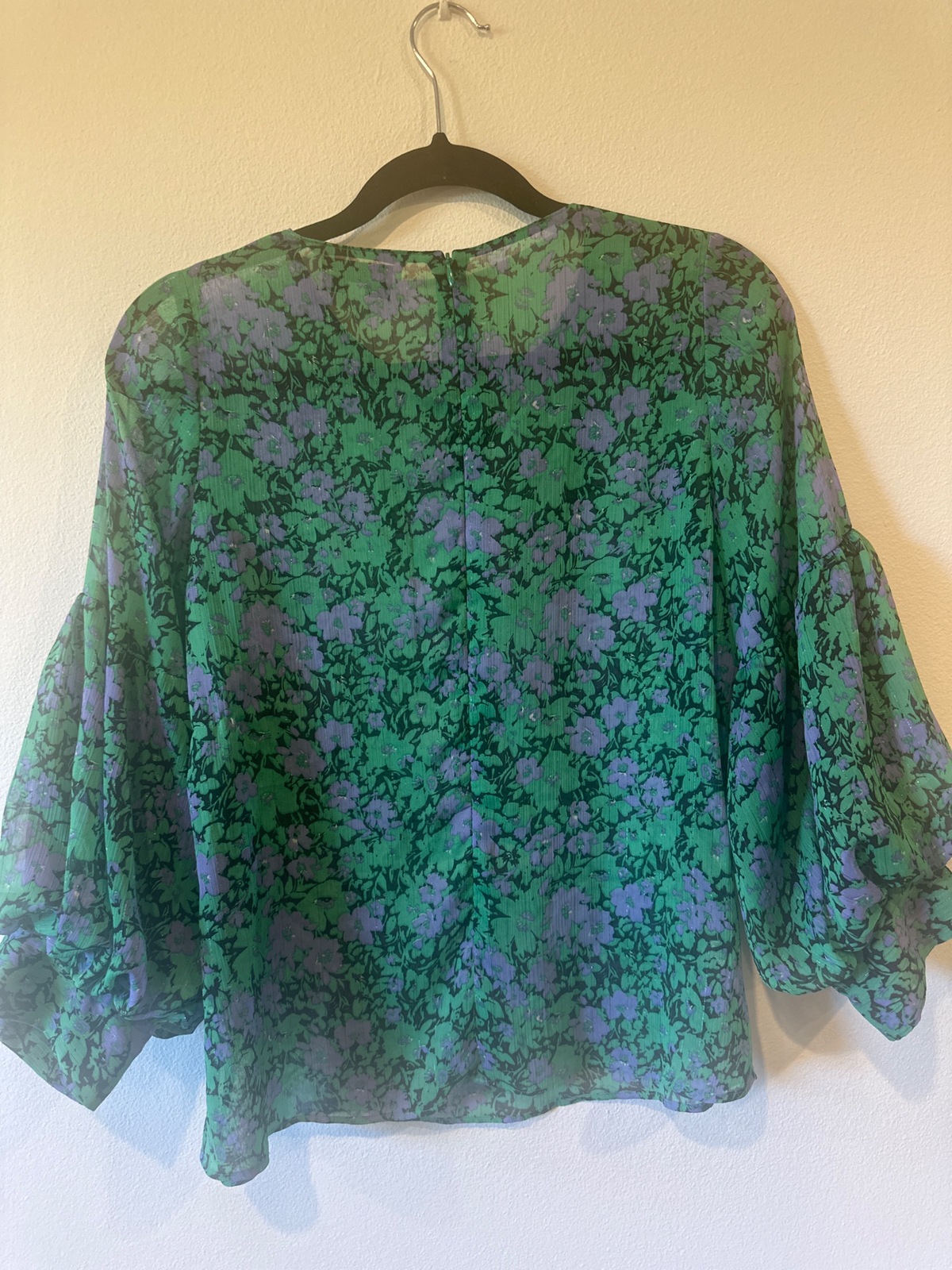Floral puff sleeve top
