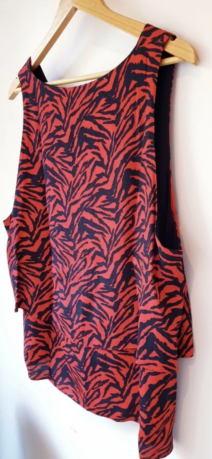BNWT Women's Size 16 Red Zebra Print Tiered Blouse