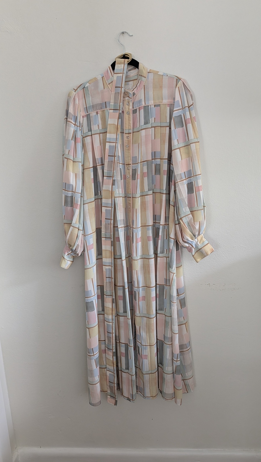 L'esprit Belted Midi Dress