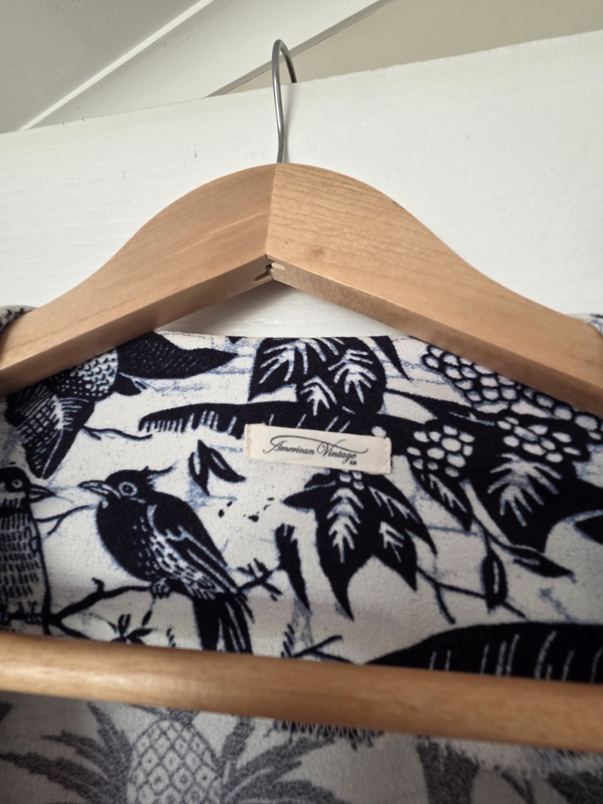 Gorgeous Jacket Navy & Ivory Size 12 -14