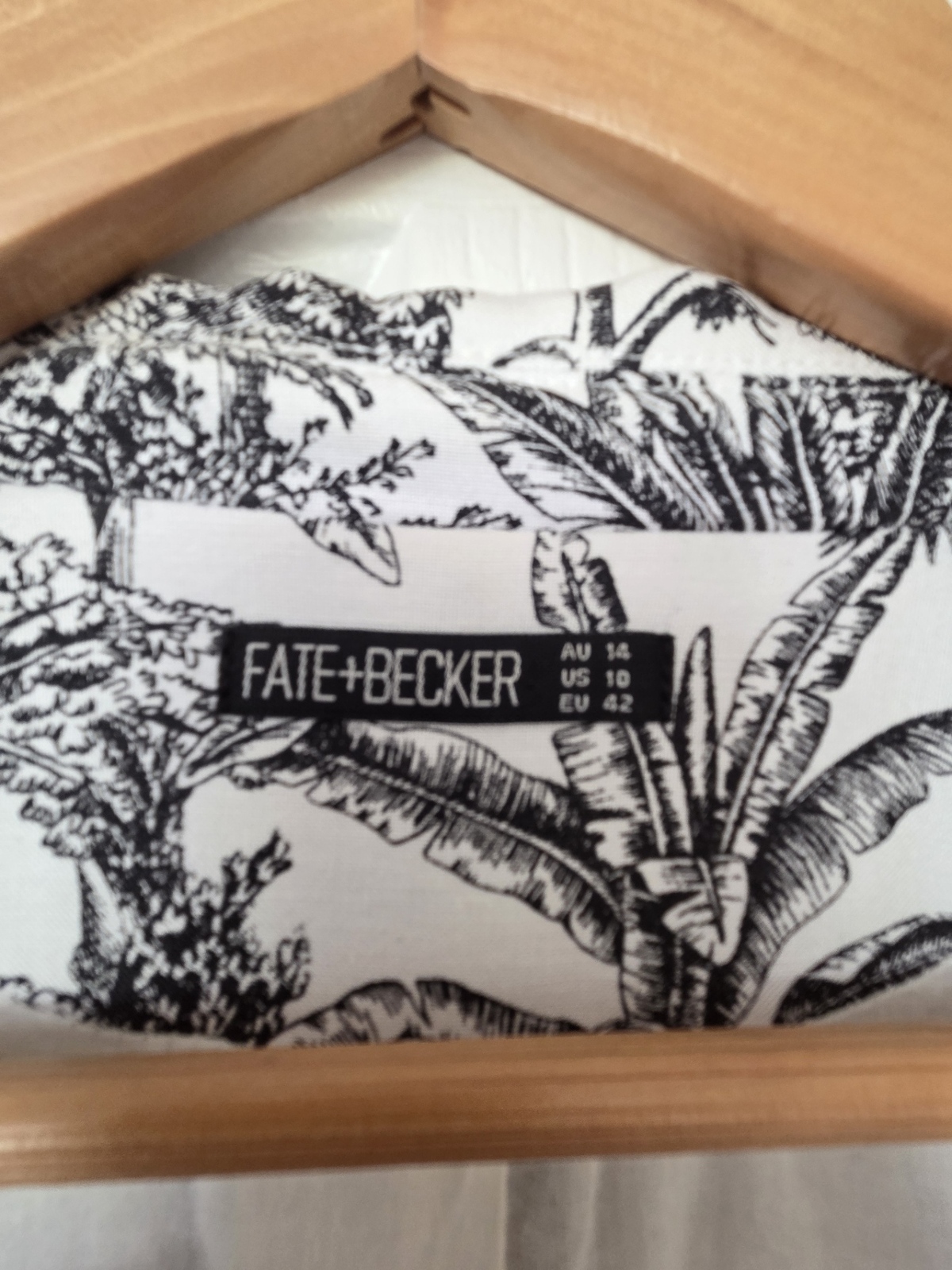 Beautiful - Lovelight Blazer Lightweight Linen Blend Black & White Print- Great Condition Size 12-14