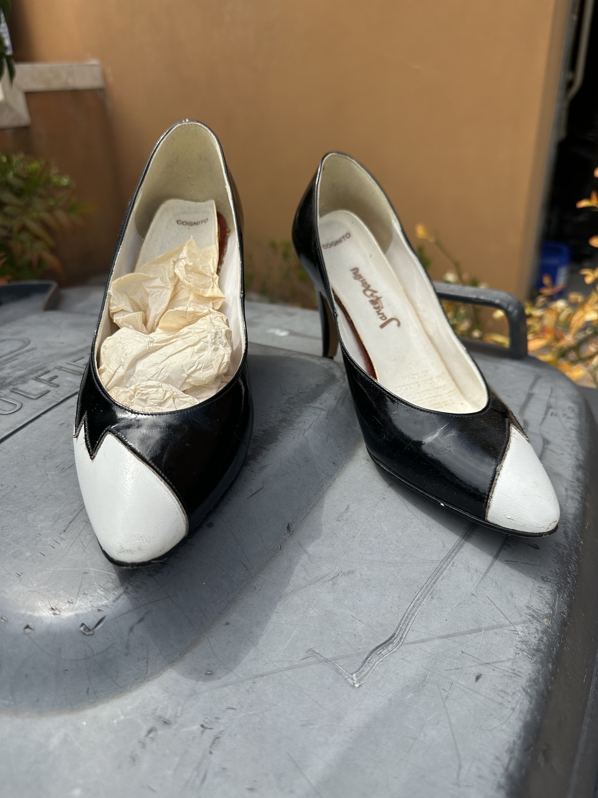 black and white shoes SIZE 7.5 B or 37.5 Eu, great condition