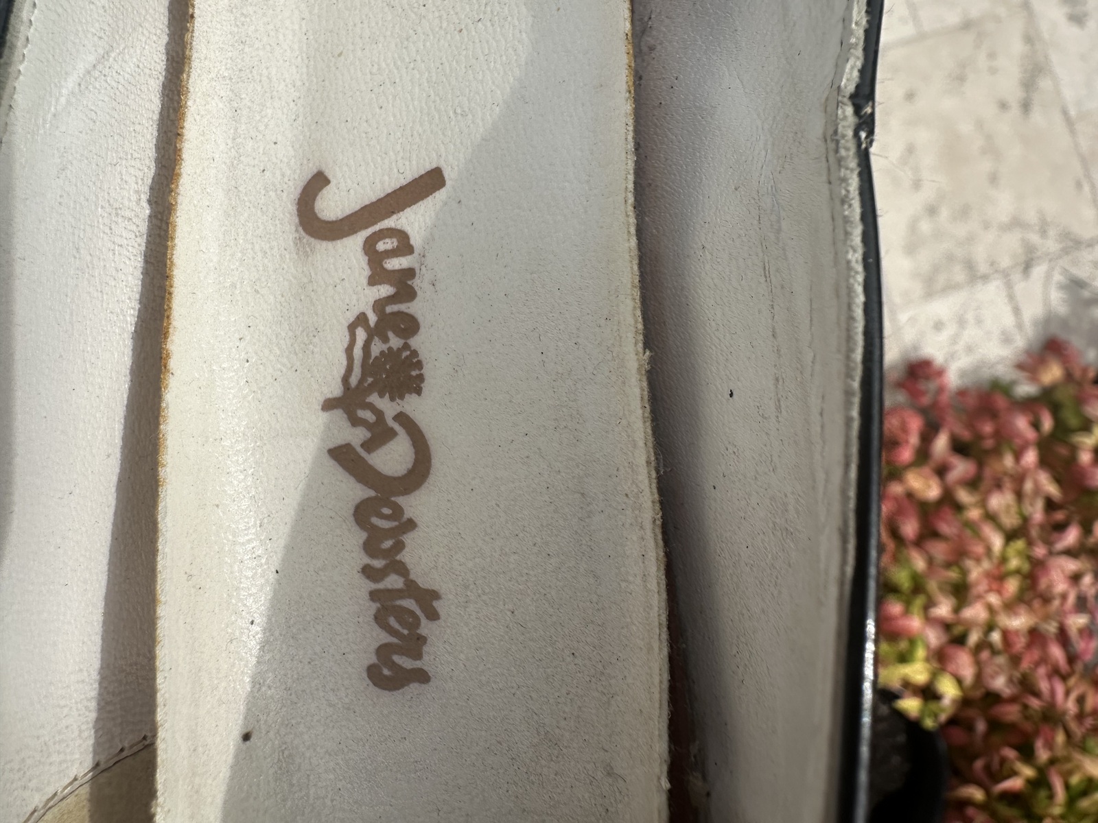 black and white shoes SIZE 7.5 B or 37.5 Eu, great condition