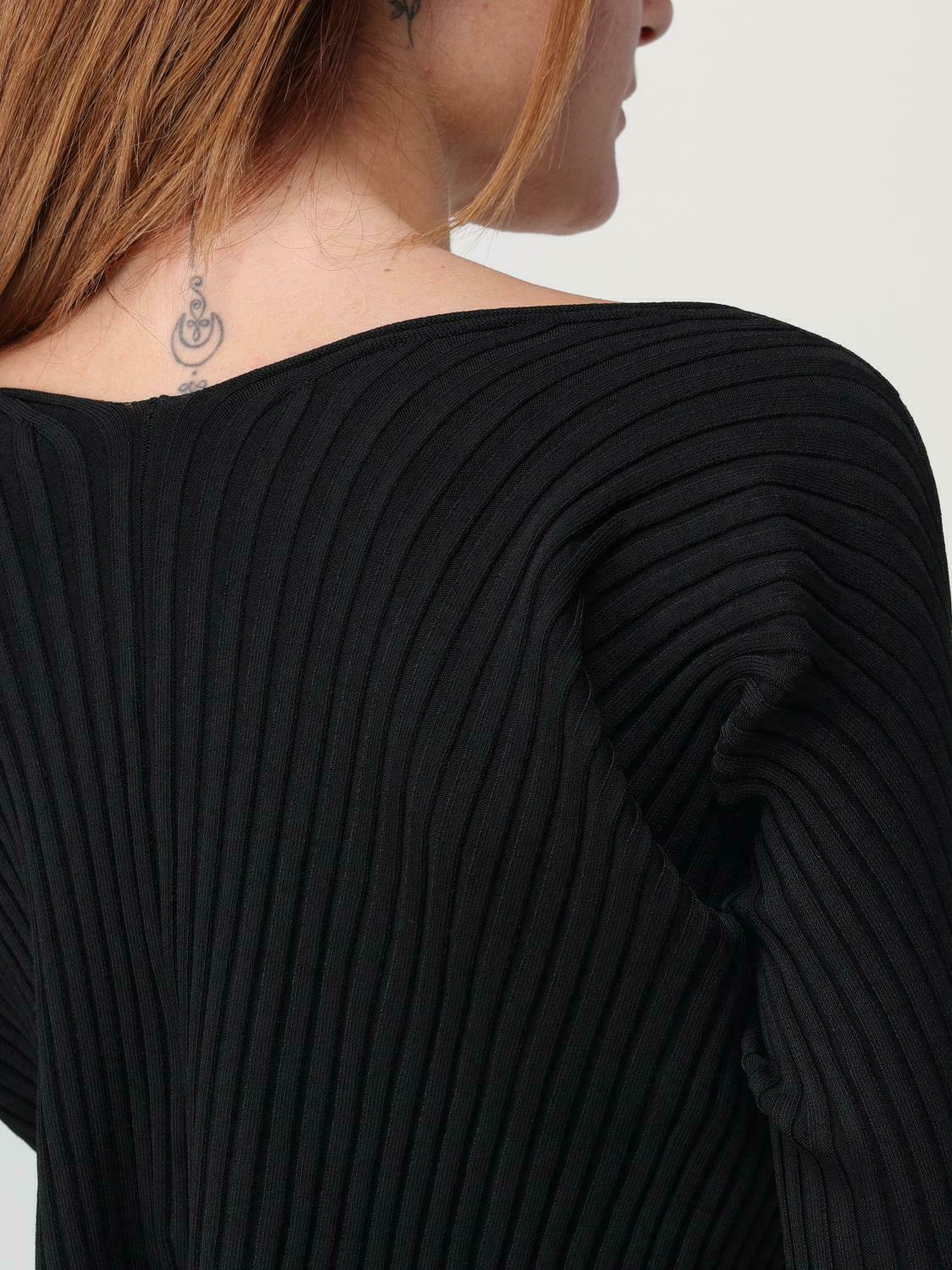 Ribbed Knit VNeck Metal Clasp Top - Black / 40 EU