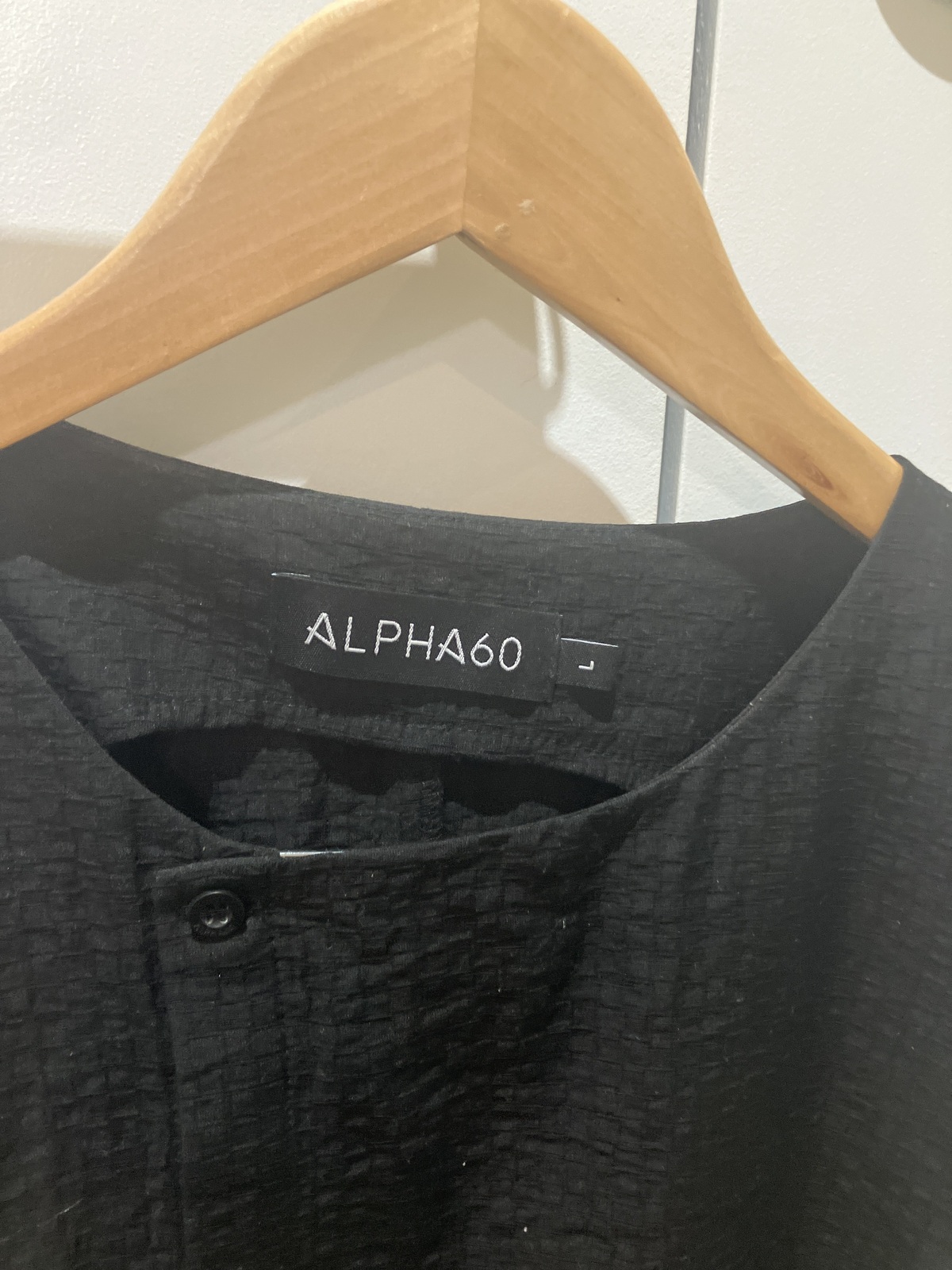  black top sleeveless 