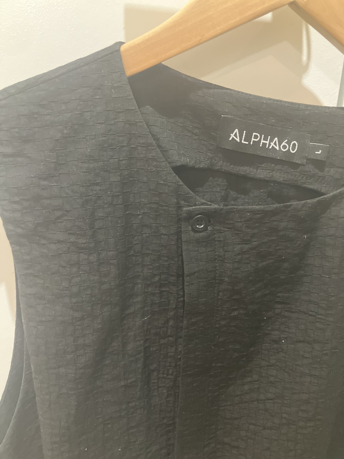  black top sleeveless 