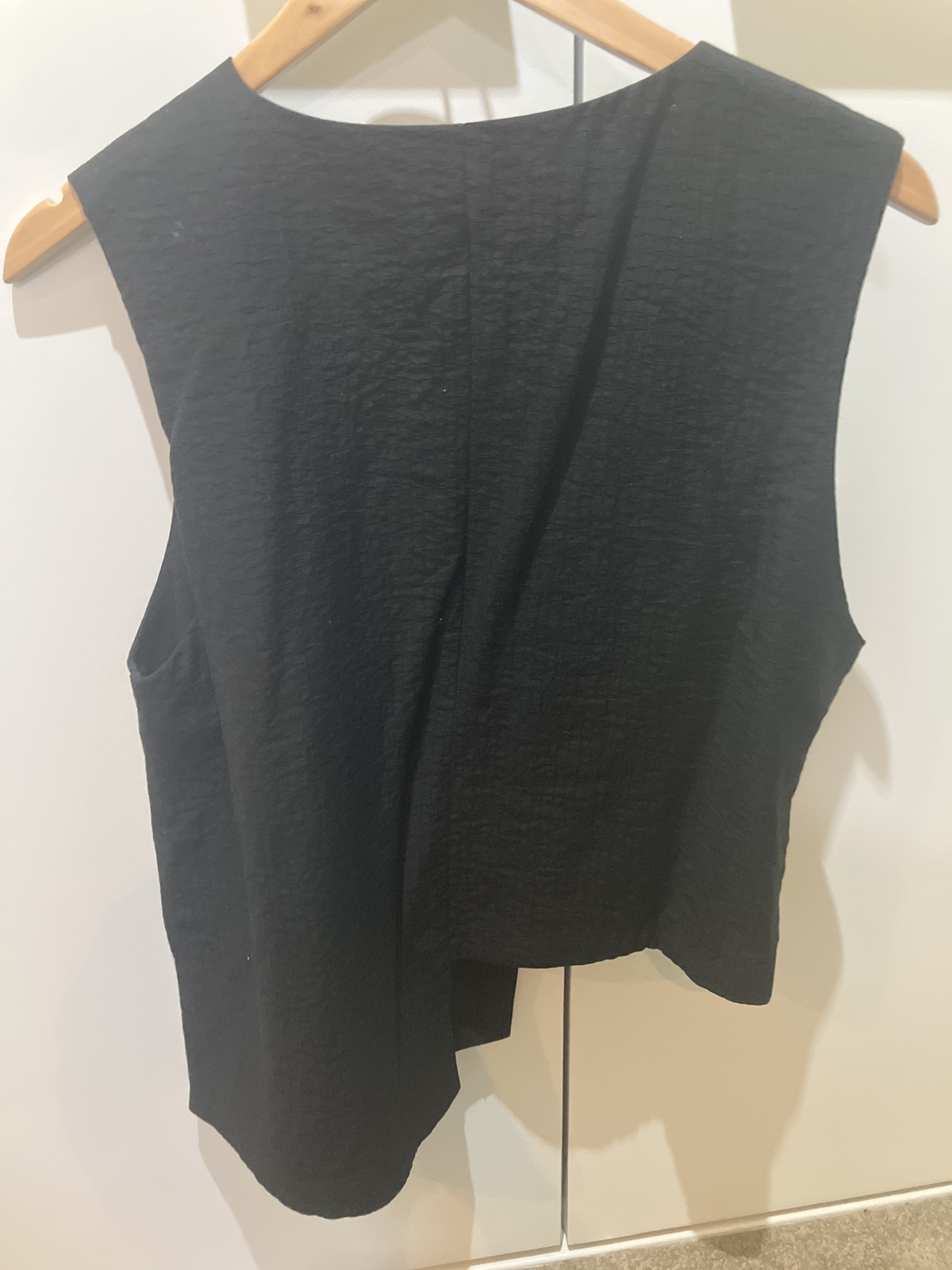  black top sleeveless 