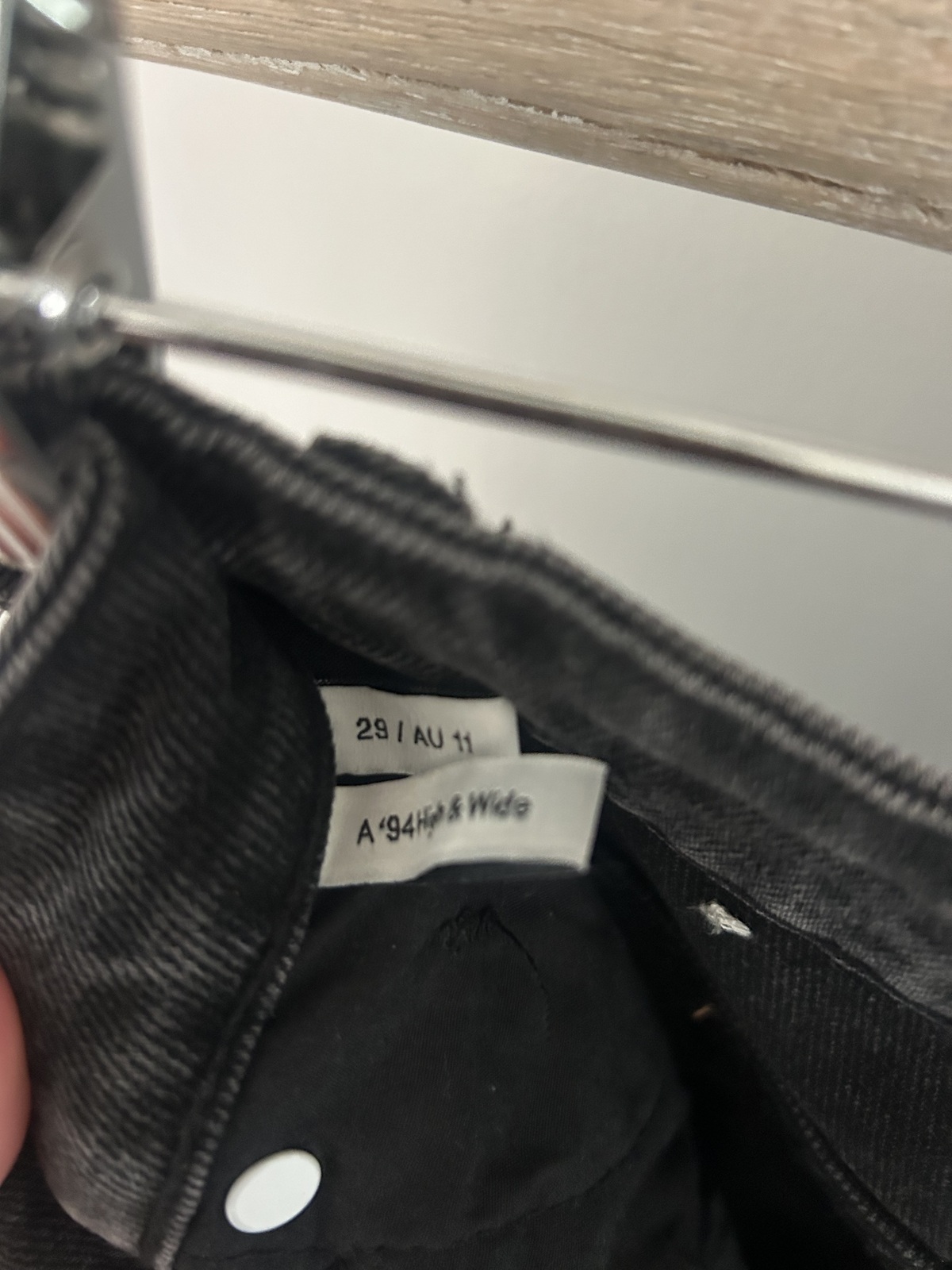 (High and wide jean)