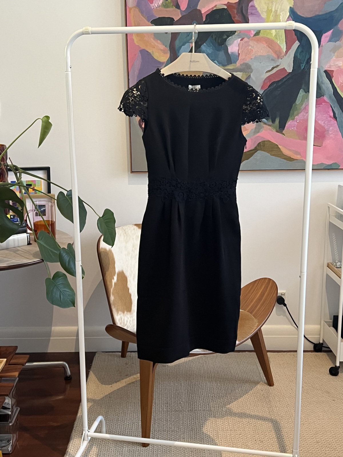 by Alberta Ferreti Black Cap Sleeve Lace Knee-Legth Dress