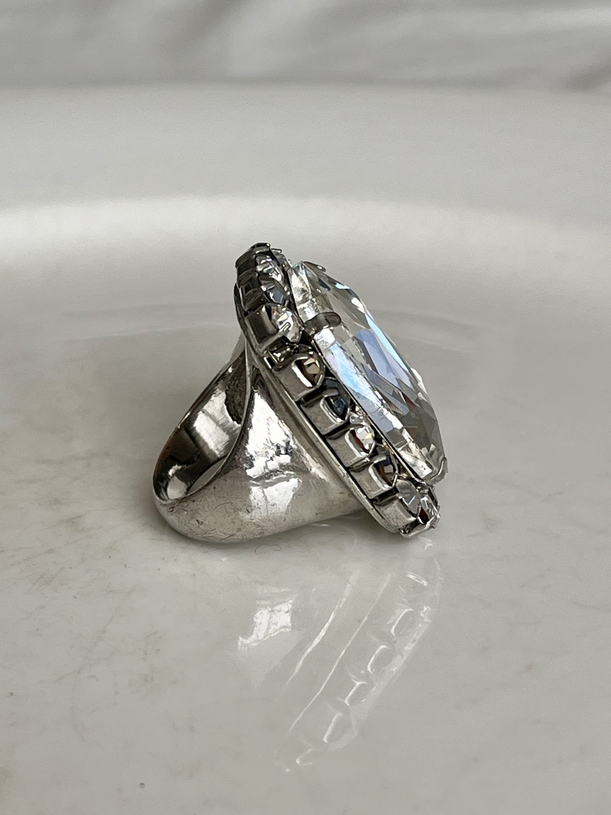  CLEAR CRYSTAL & HEMATITE COCKTAIL RING - SIZE 6.5-7