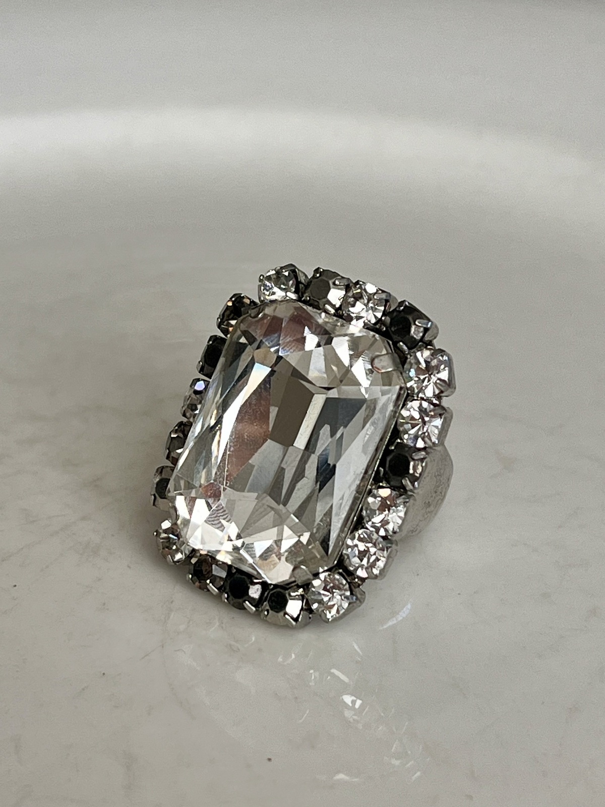  CLEAR CRYSTAL & HEMATITE COCKTAIL RING - SIZE 6.5-7