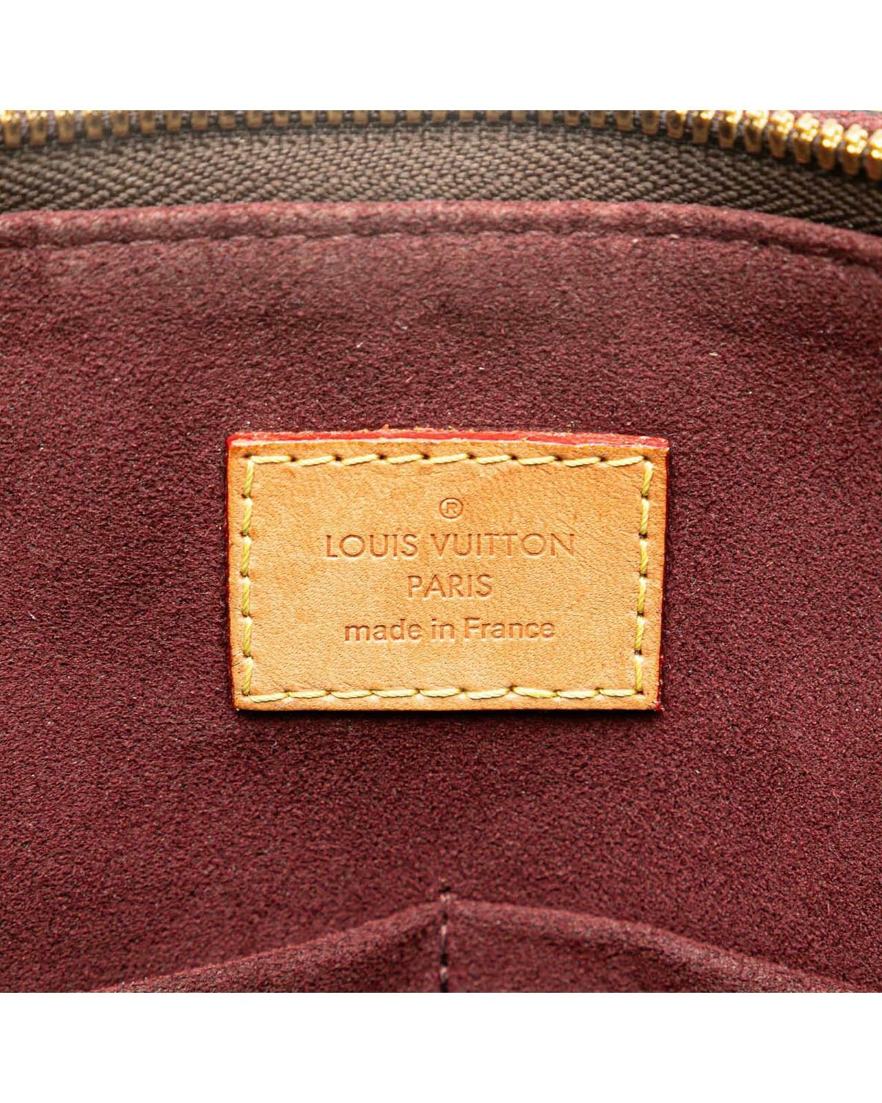 Lockme II BB Shoulder Bag - Brown / One Size