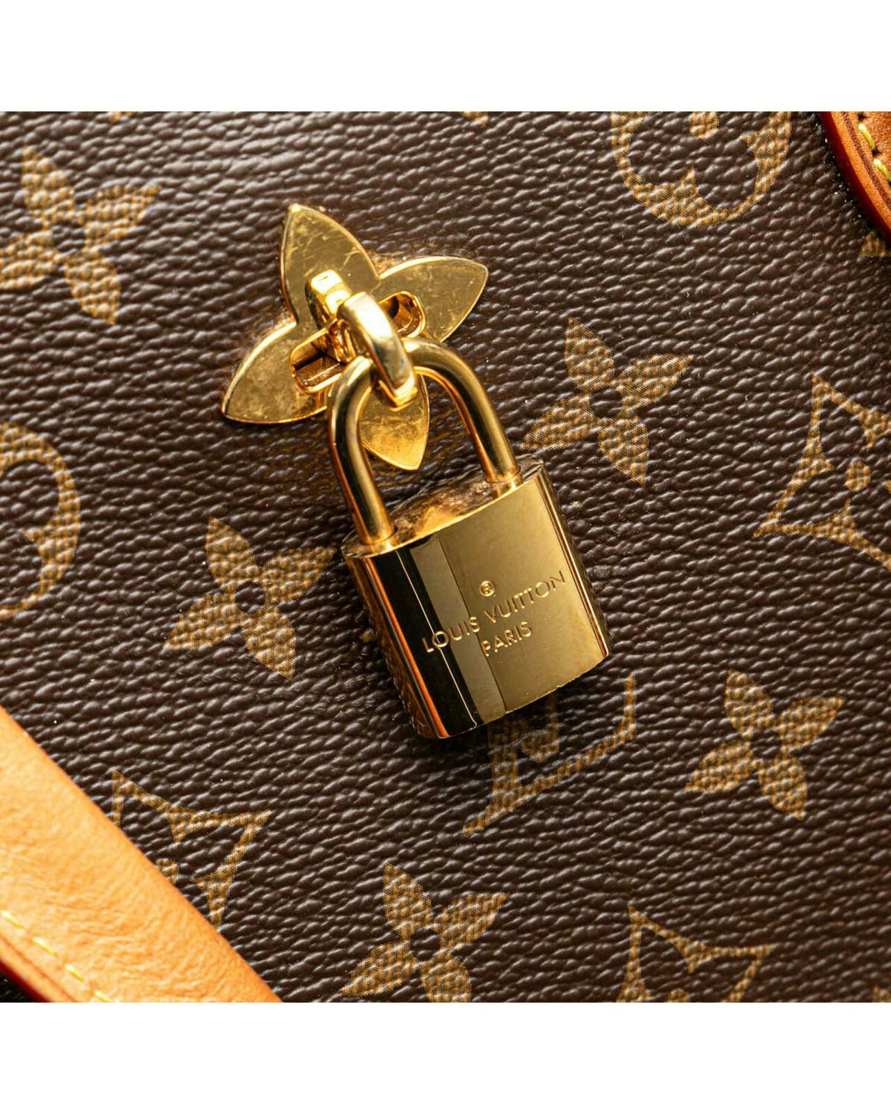 Lockme II BB Shoulder Bag - Brown / One Size