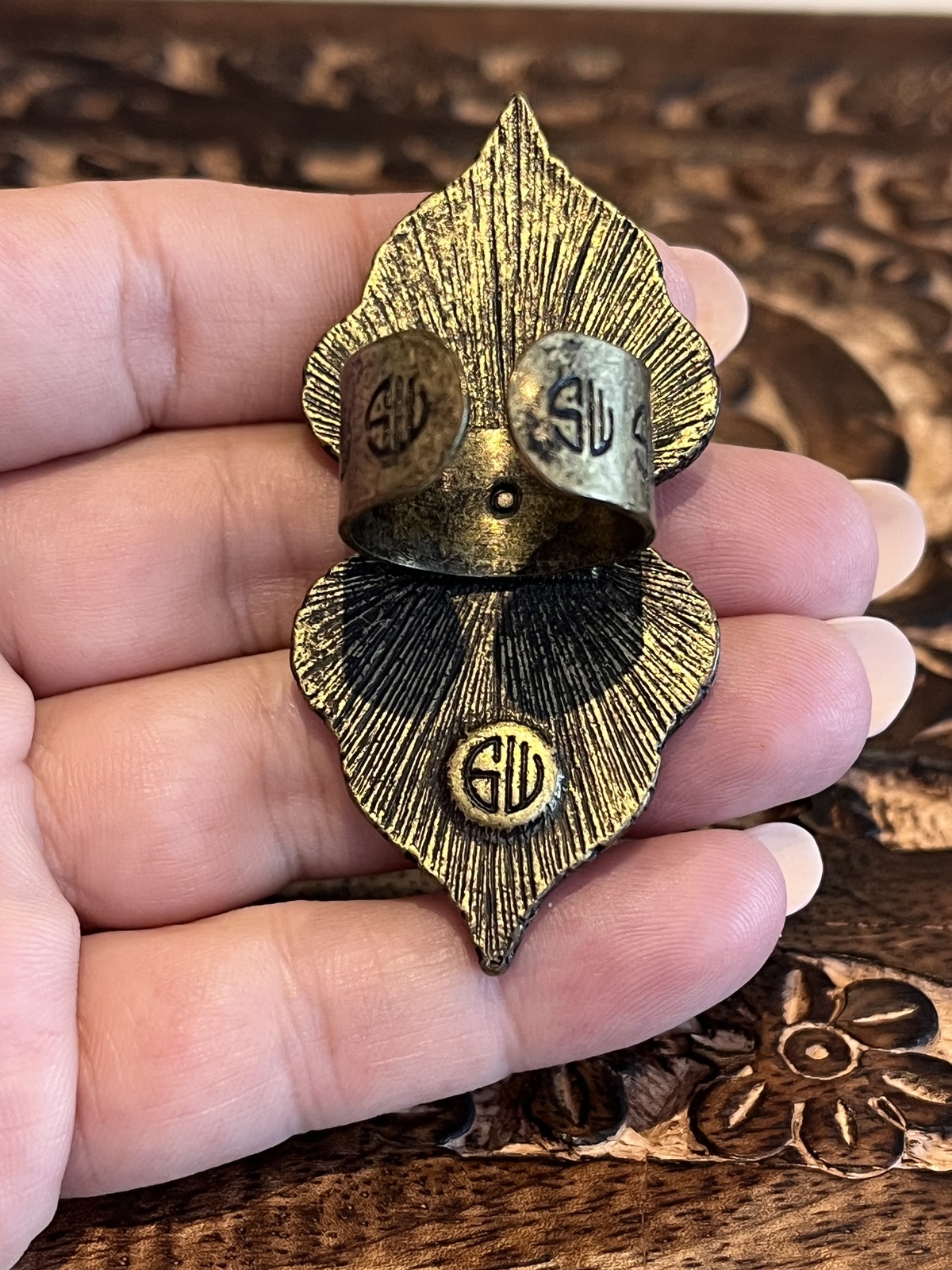 LETS GET LOST RING “MAGENTA” IN DARK BURNISHED GOLD