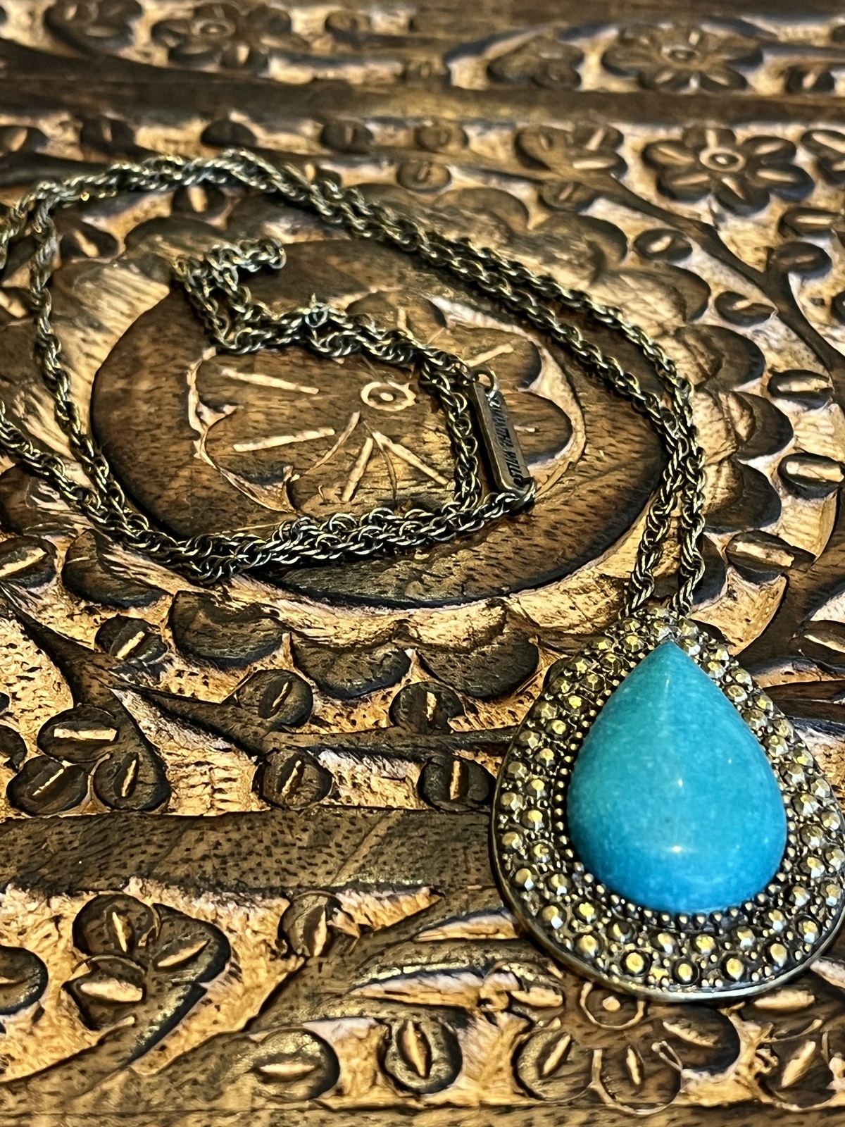 BOHEMIAN BARDOT PENDANT NECKLACE IN ANTIQUE GOLD WITH JADE