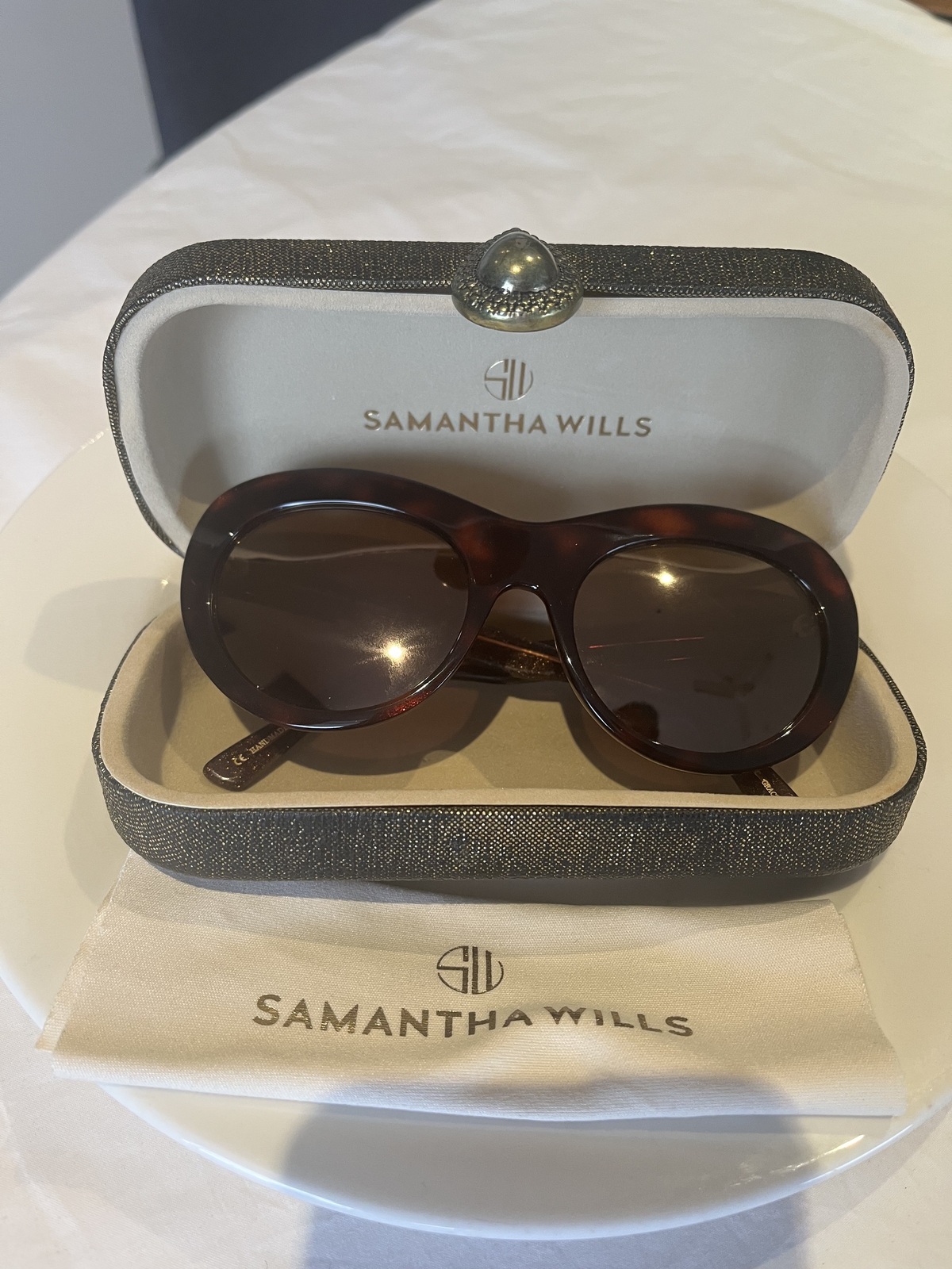 GRACE CAT EYE STYLE SUNGLASSES TORTOISE SHELL