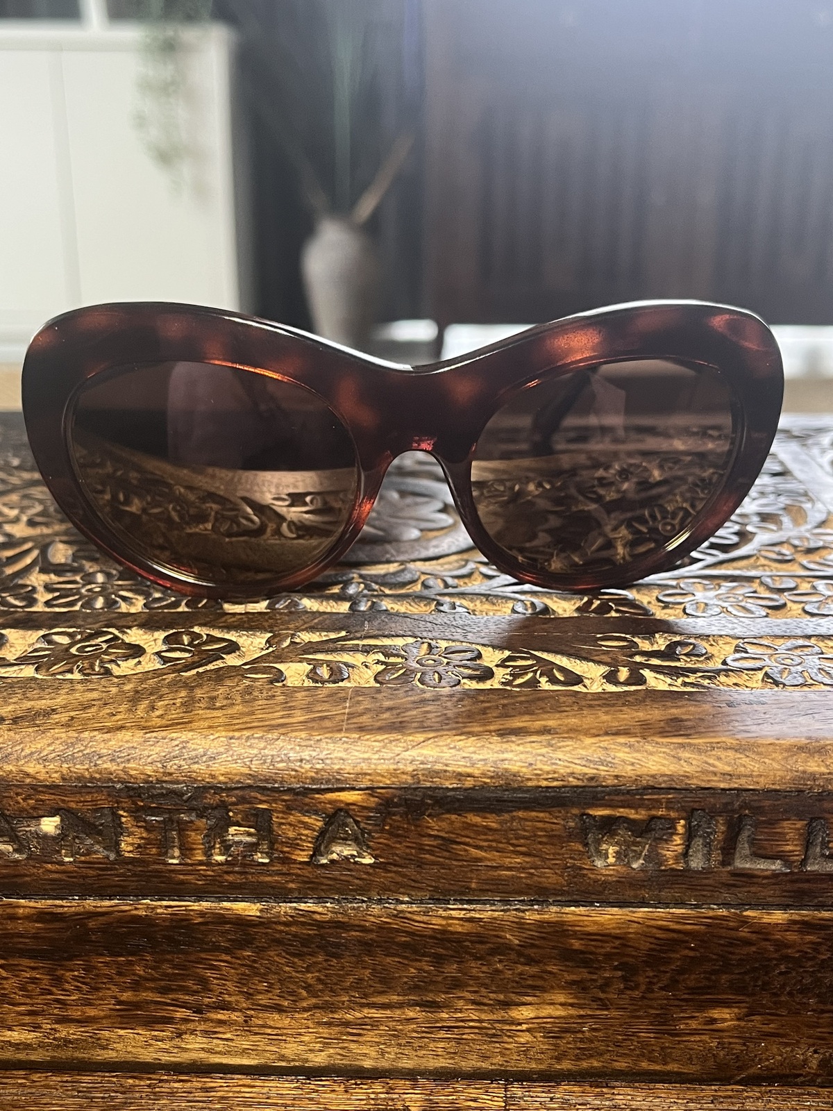GRACE CAT EYE STYLE SUNGLASSES TORTOISE SHELL