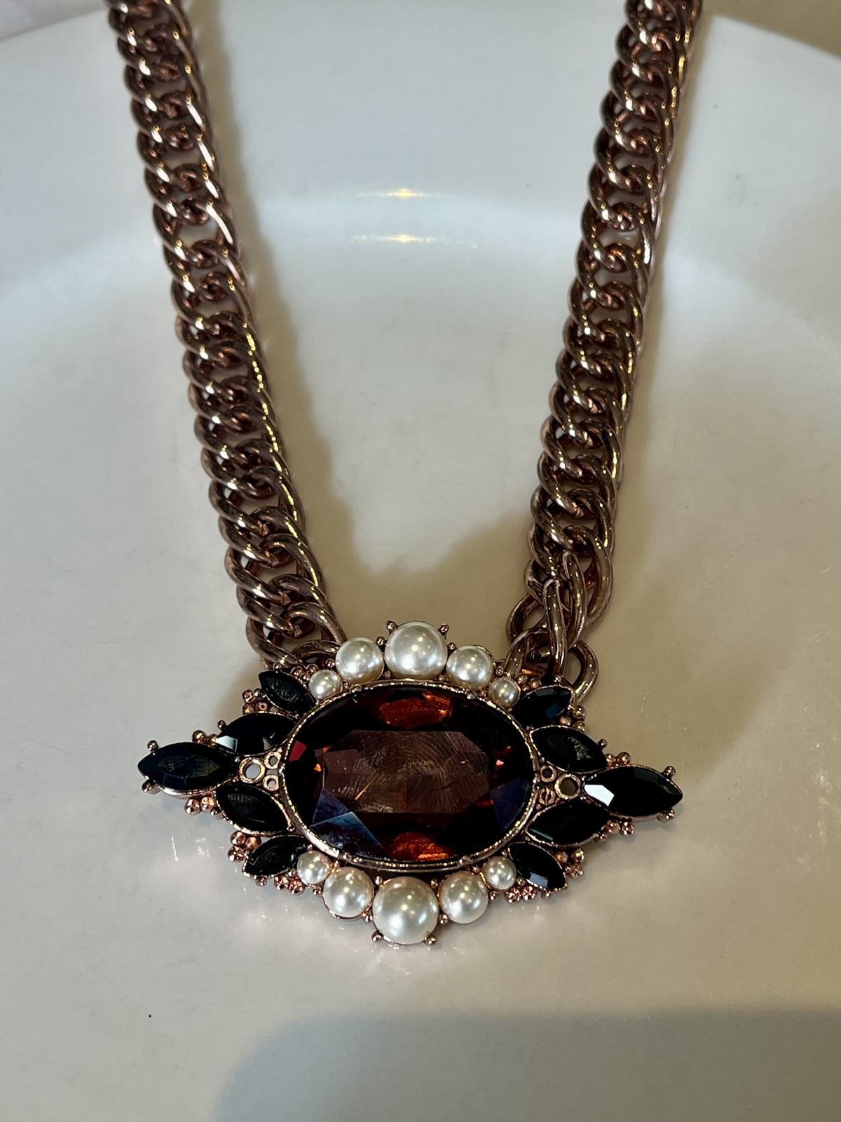 ROSE GOLD REGENCY STATEMENT NECKLACE