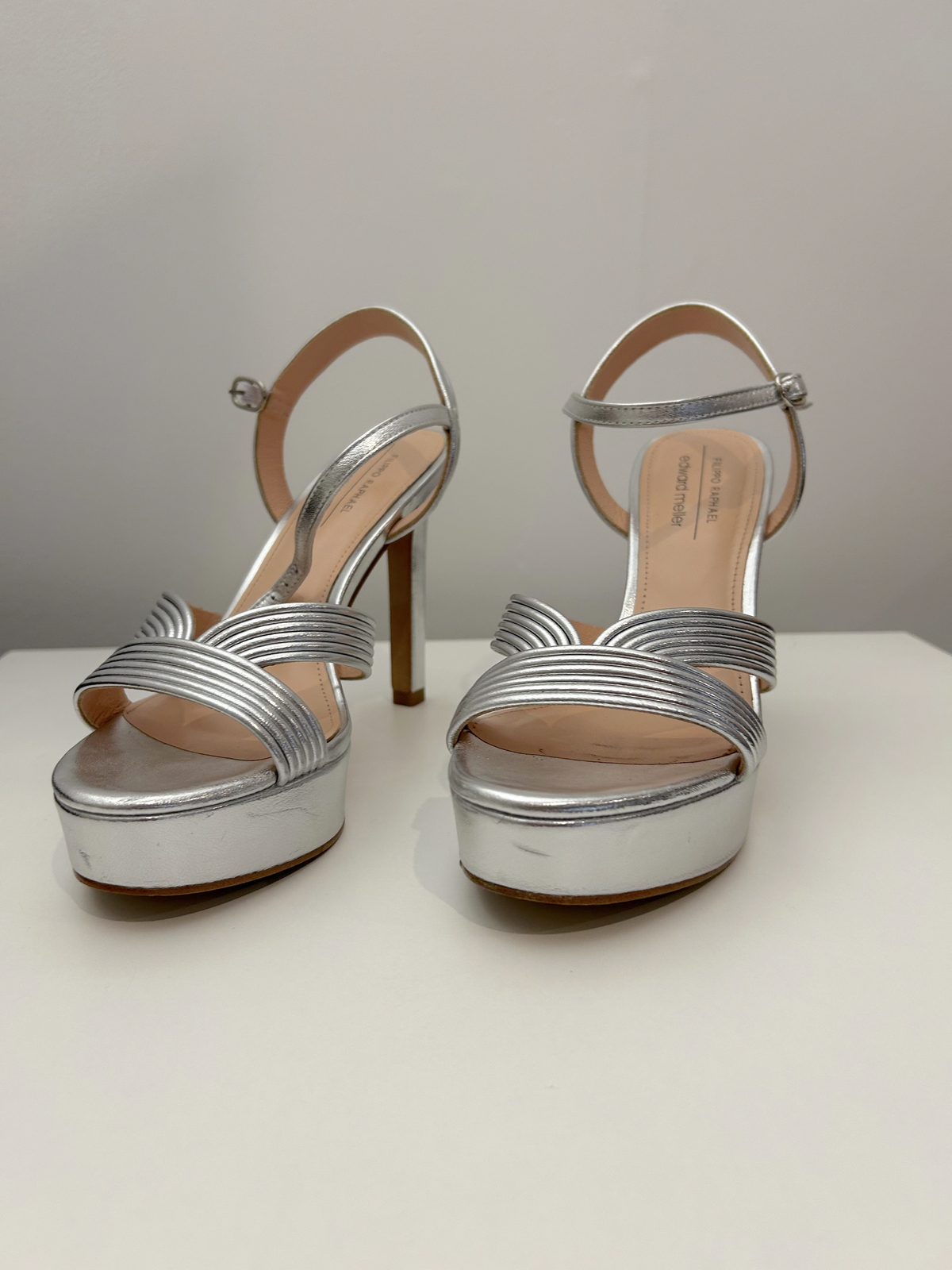 SIERRA110 Tubed V Front Platform Sandal in Silver